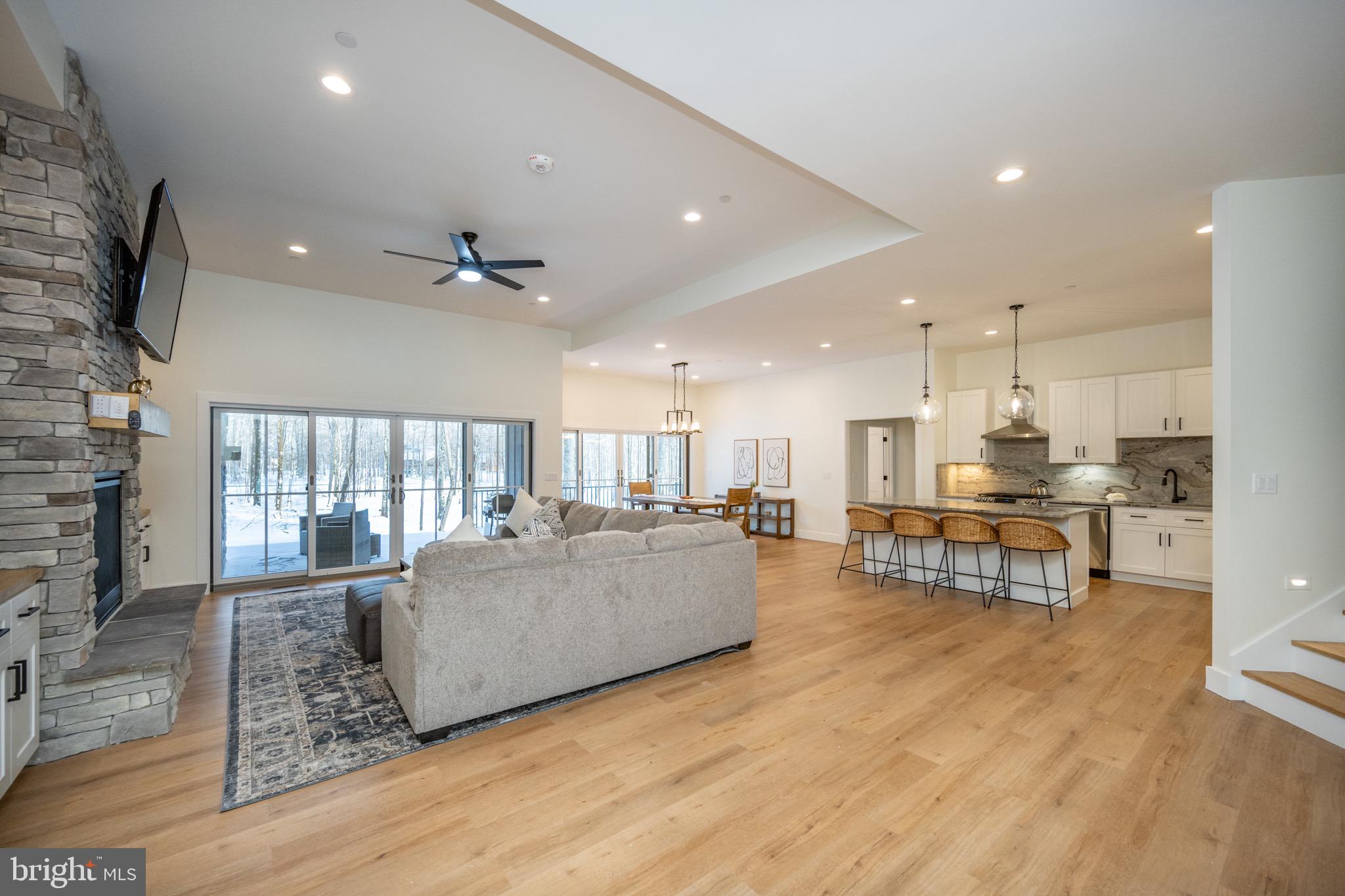 SANDY SHORES HEIGHTS - Residential