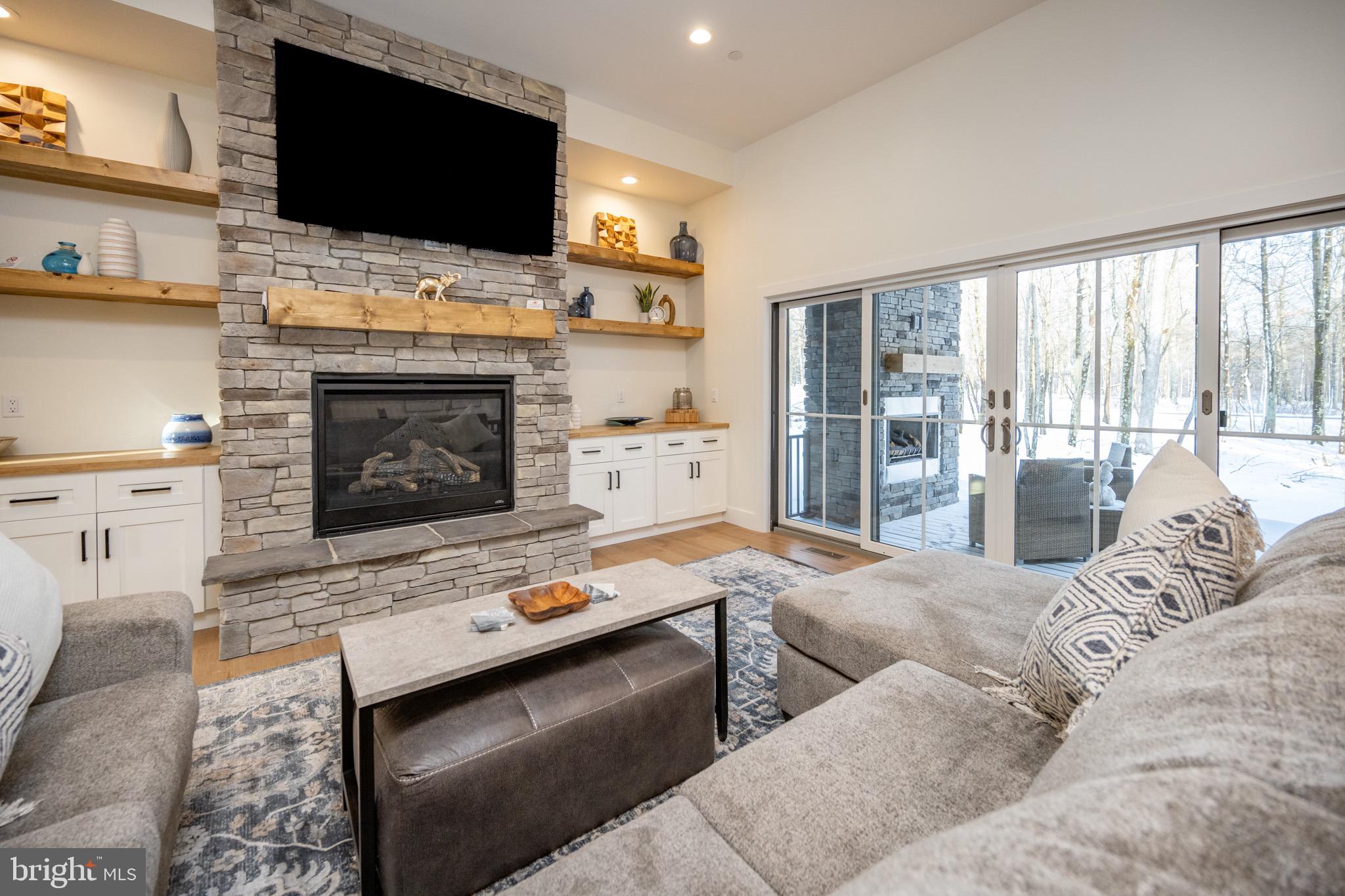 SANDY SHORES HEIGHTS - Residential