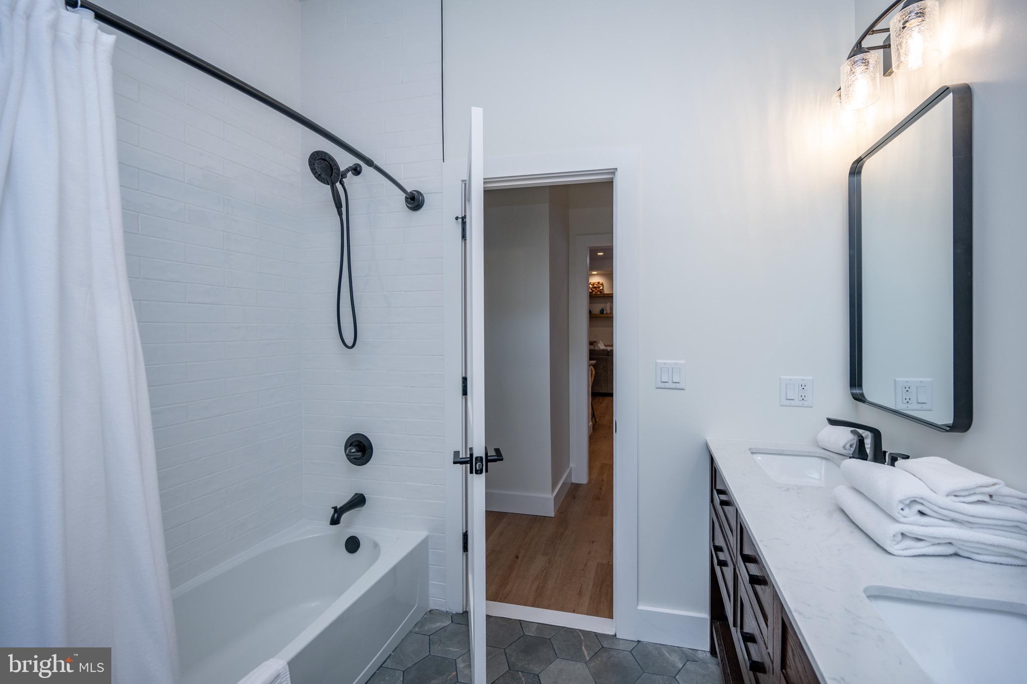 SANDY SHORES HEIGHTS - Residential