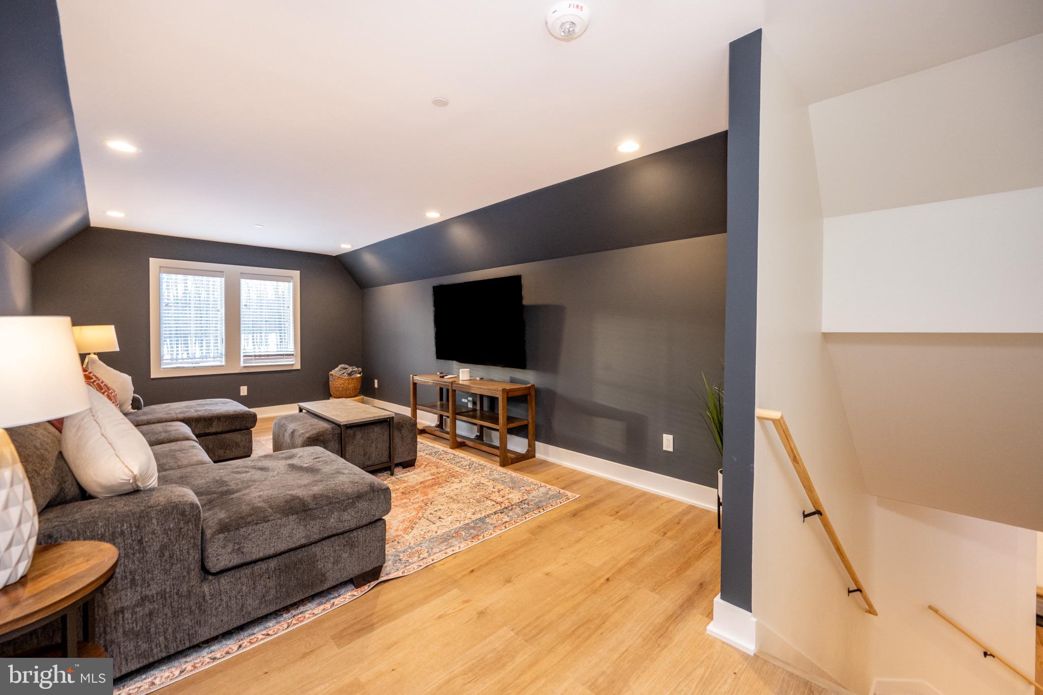 SANDY SHORES HEIGHTS - Residential