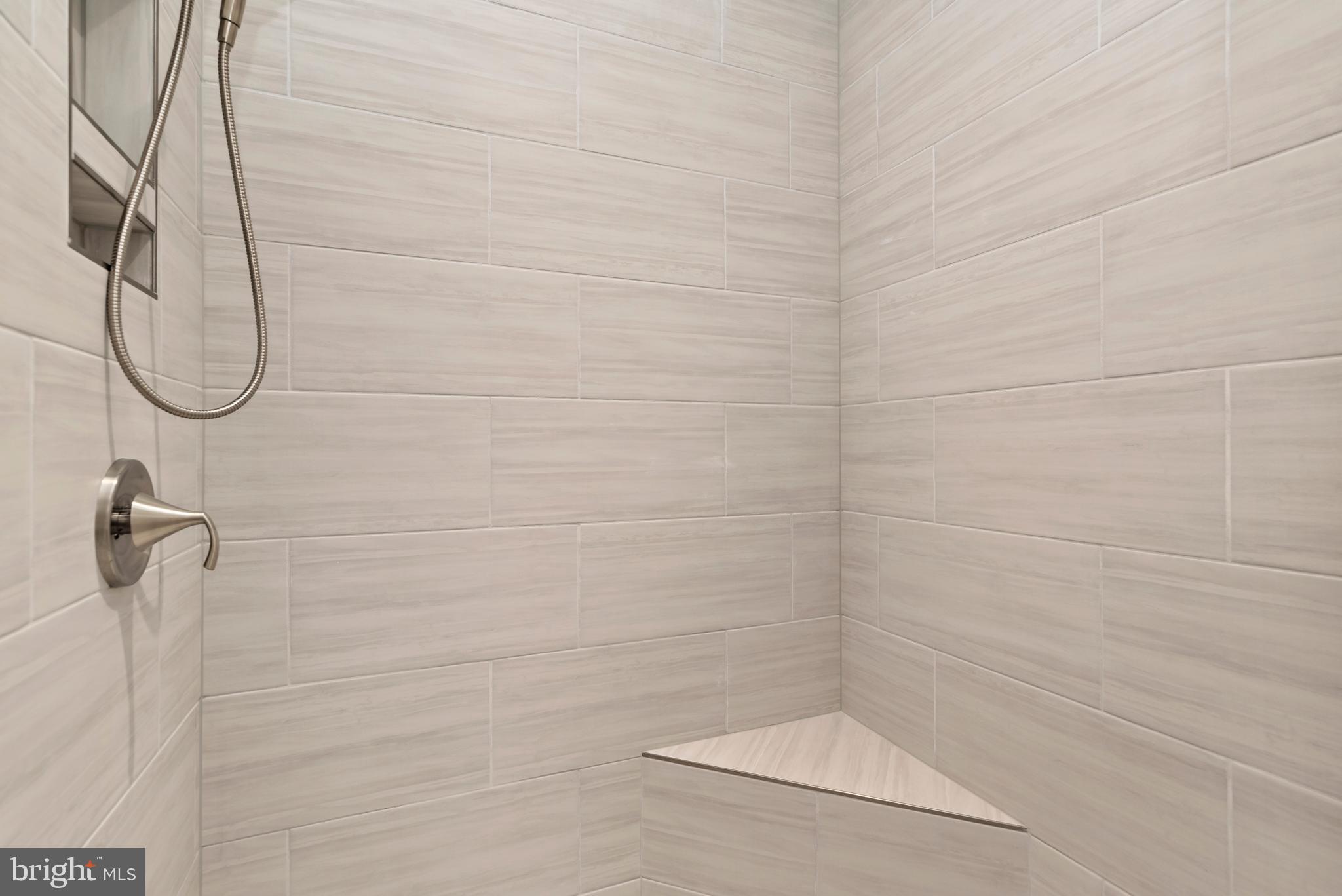 AUTUMN CHASE - Residential