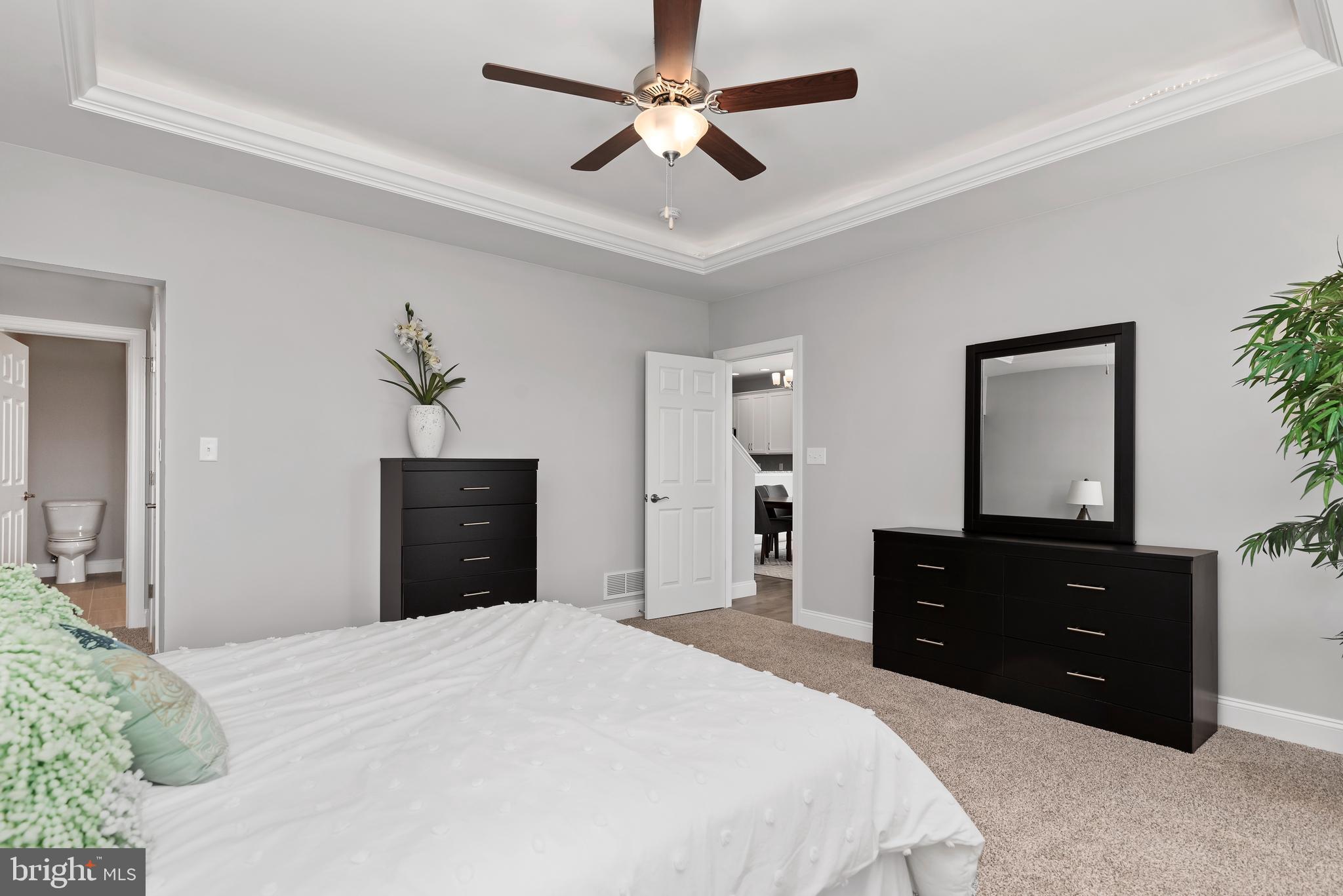 AUTUMN CHASE - Residential