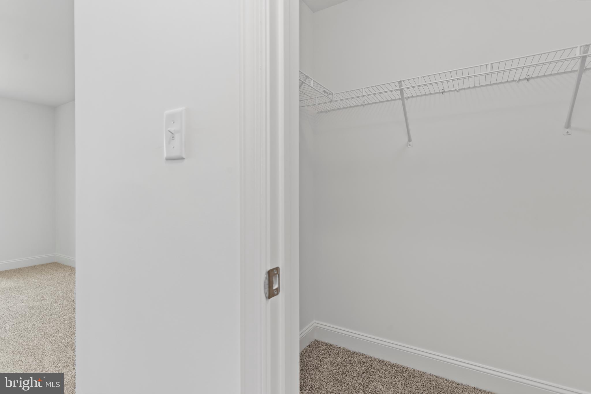 AUTUMN CHASE - Residential