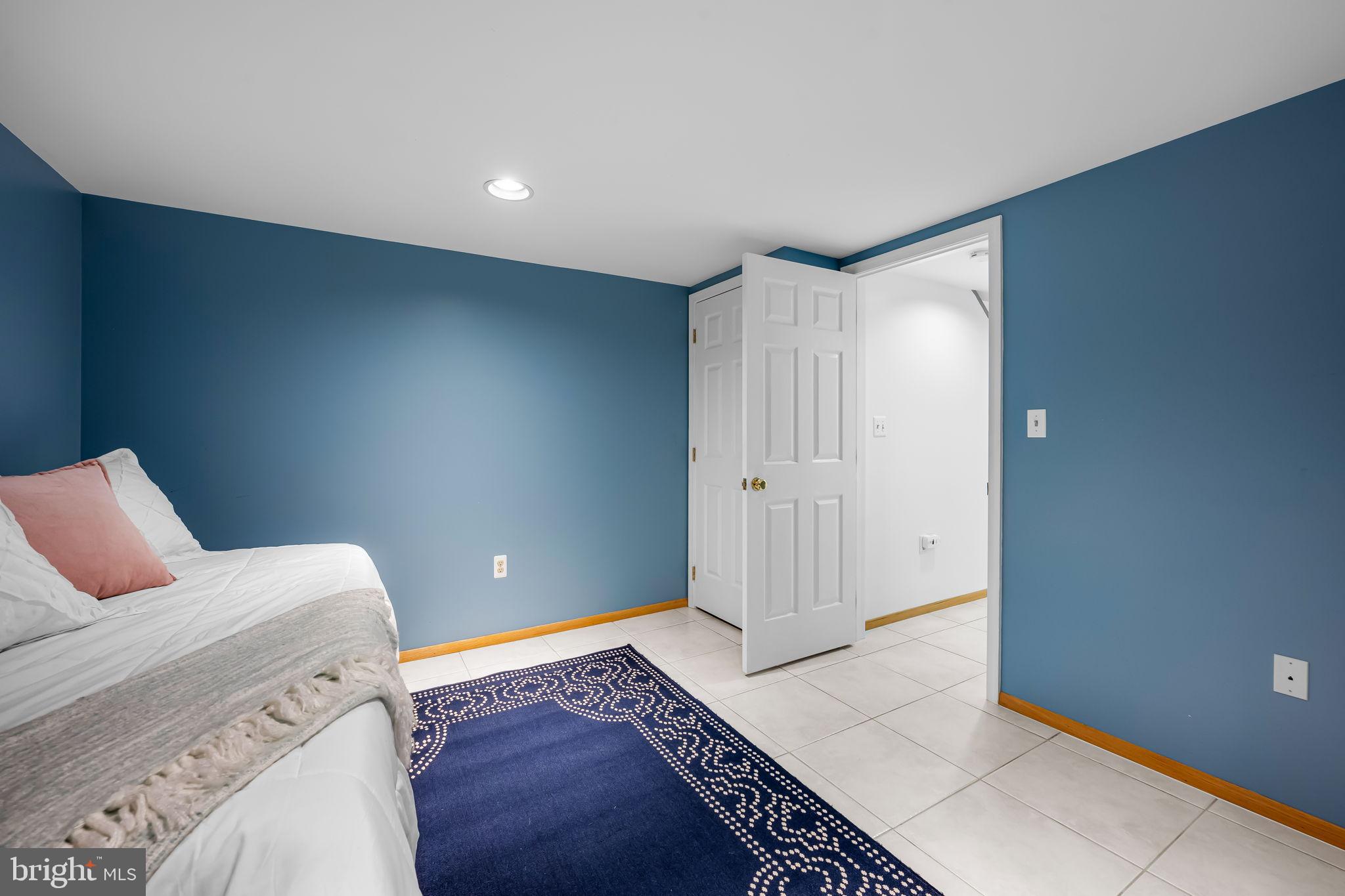 THE HILLSIDE AT SEMINARY - Residential