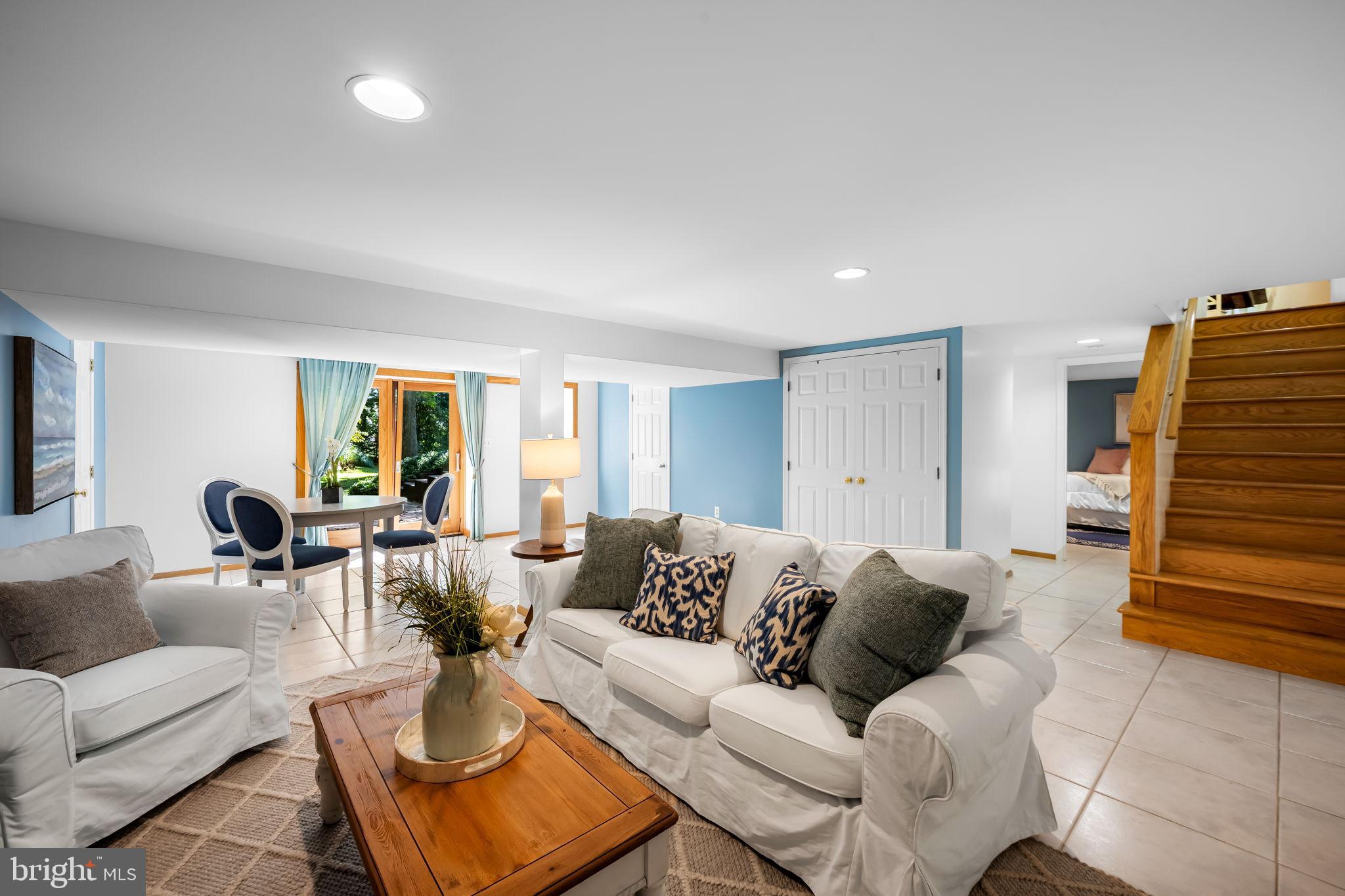 THE HILLSIDE AT SEMINARY - Residential