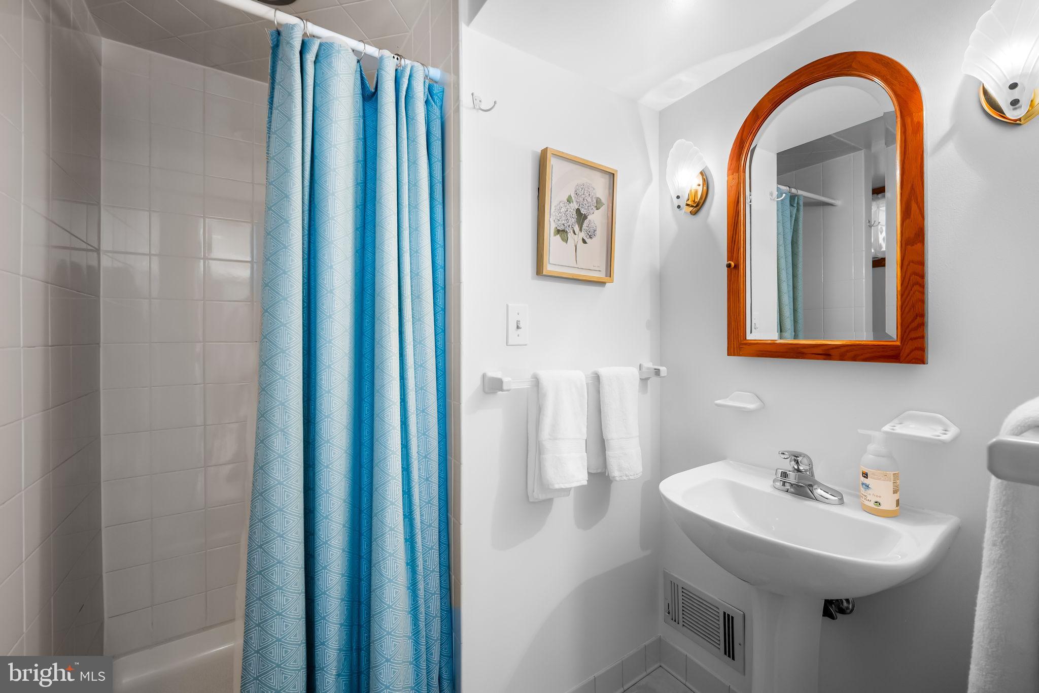 THE HILLSIDE AT SEMINARY - Residential