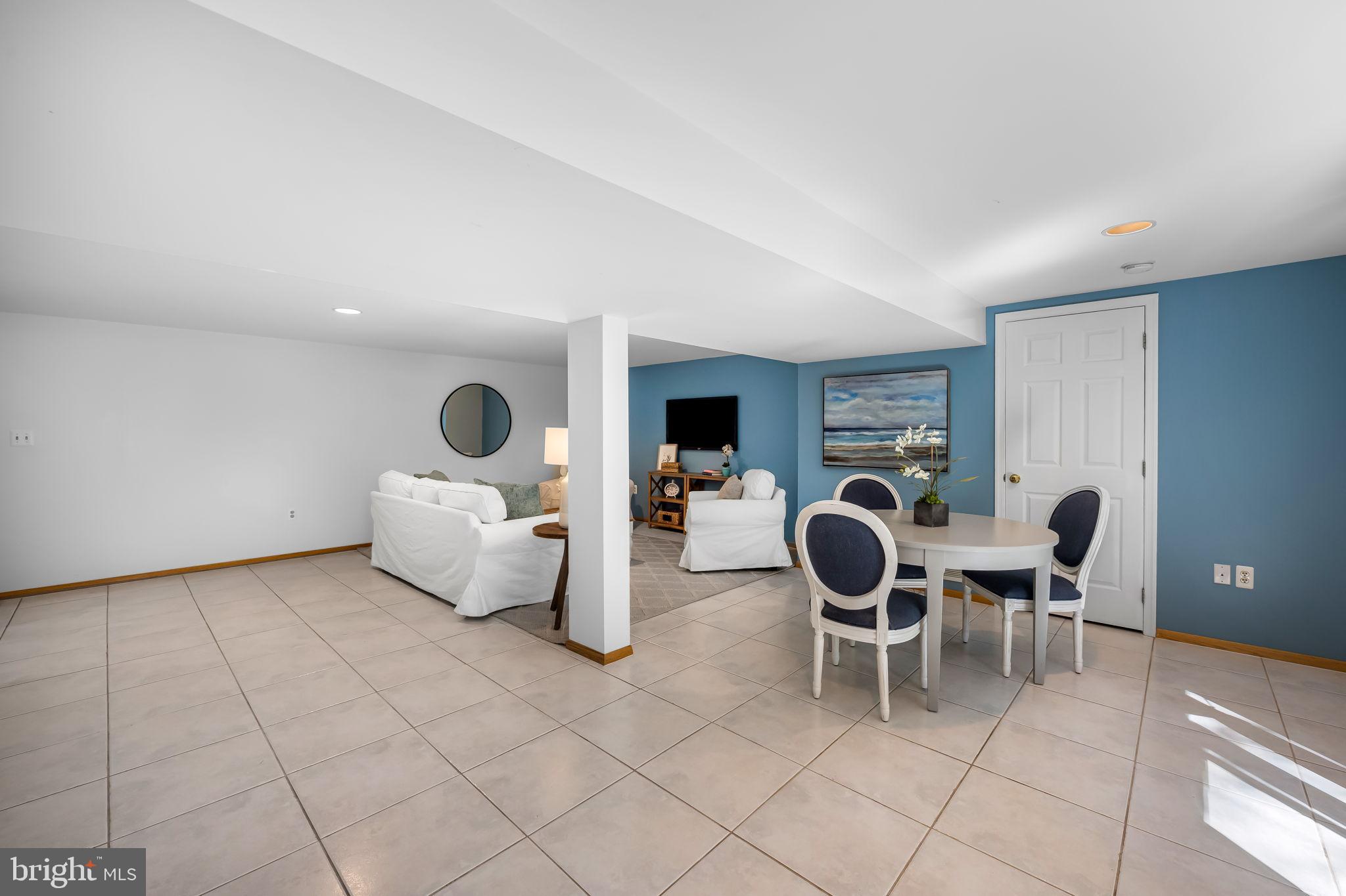 THE HILLSIDE AT SEMINARY - Residential