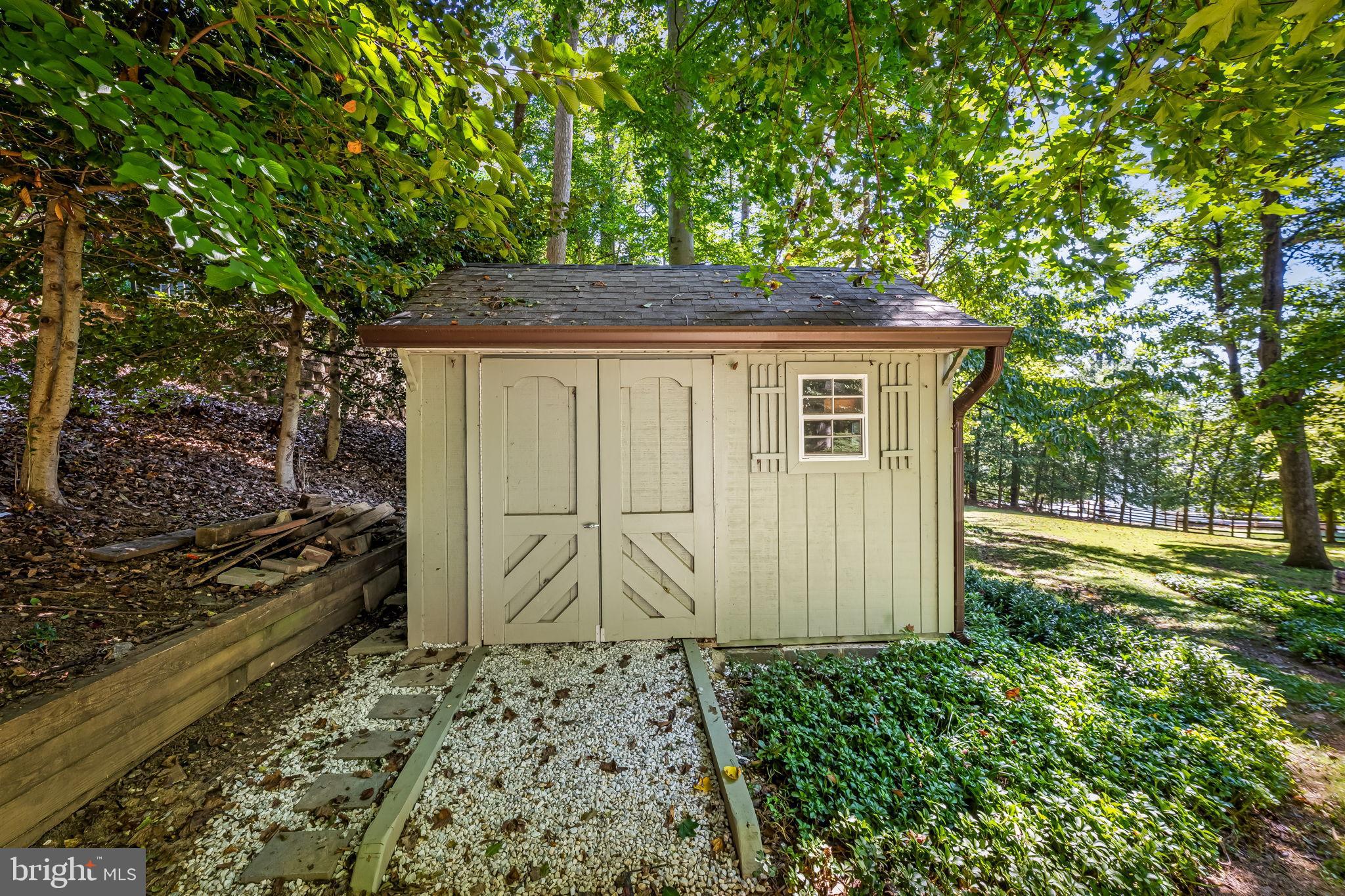 THE HILLSIDE AT SEMINARY - Residential