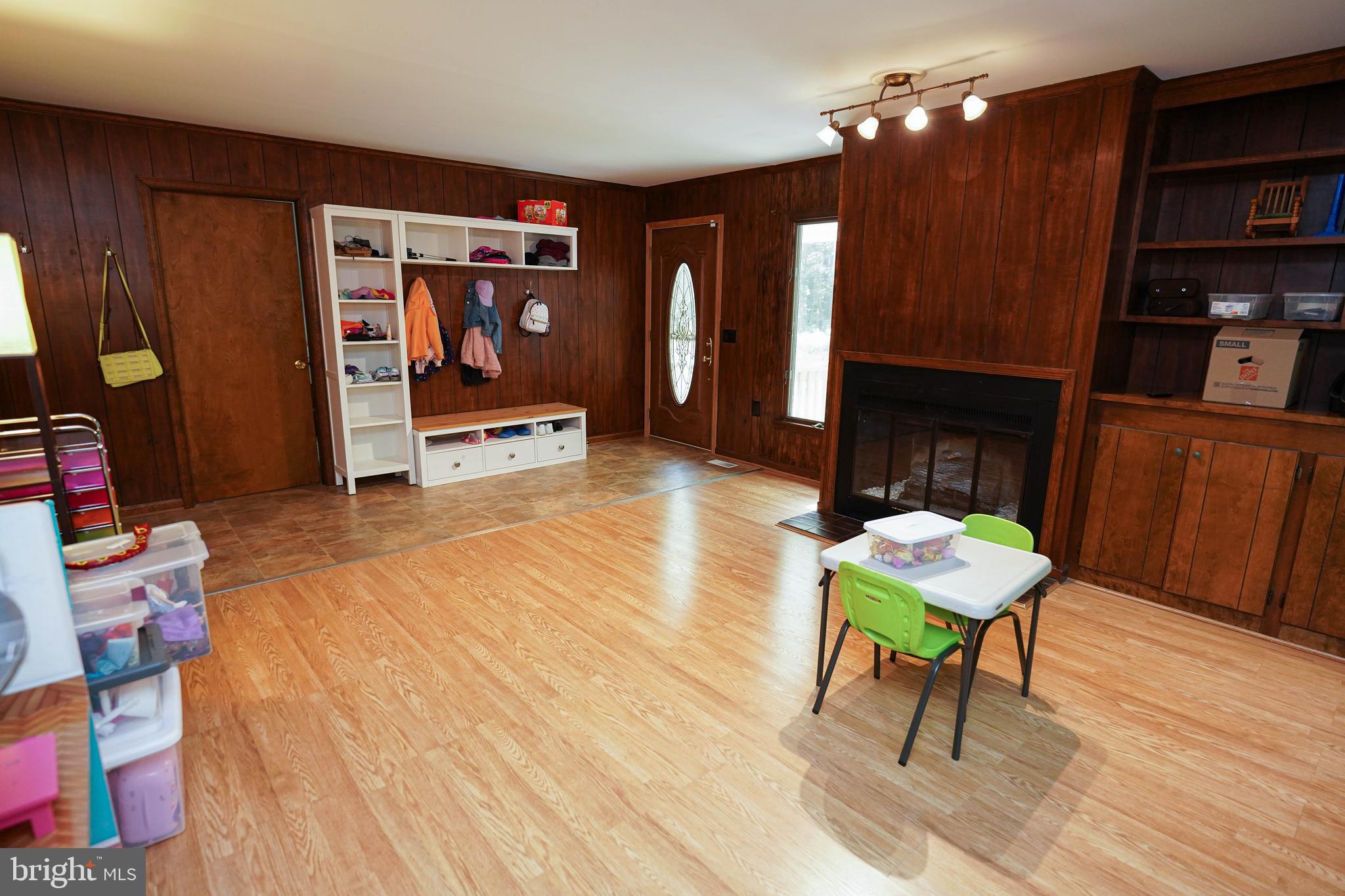 HIDE AWAY ACRES - Residential