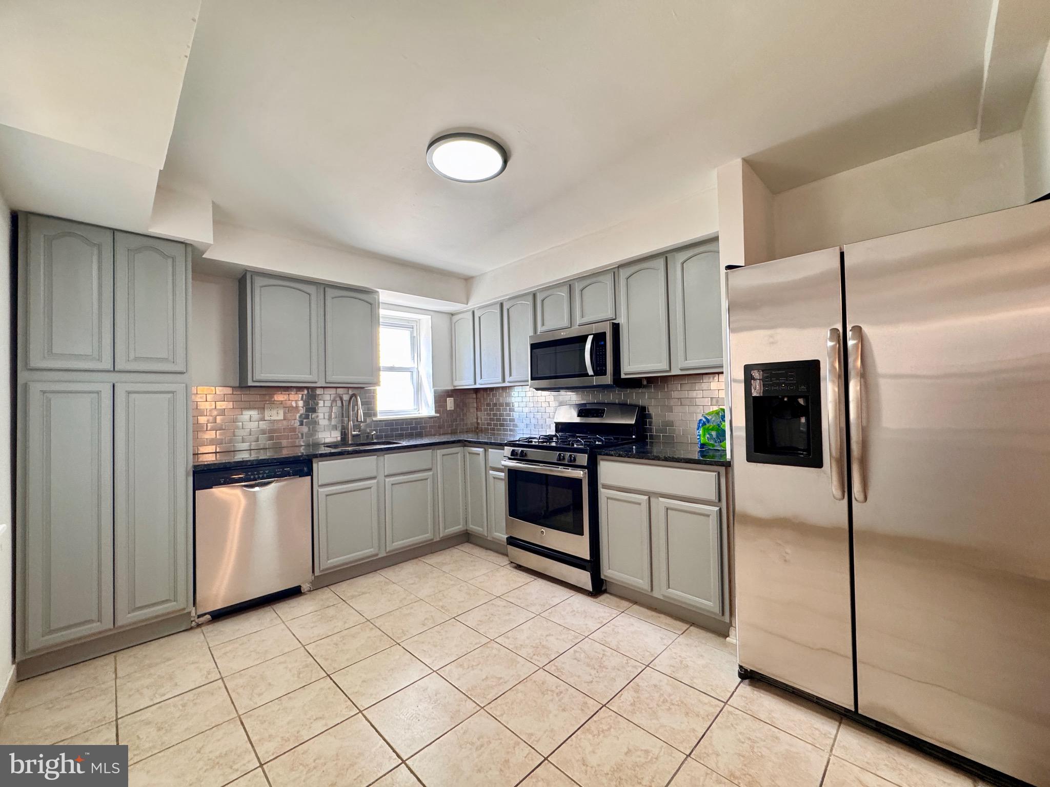 WEST POPLAR - Residential Lease