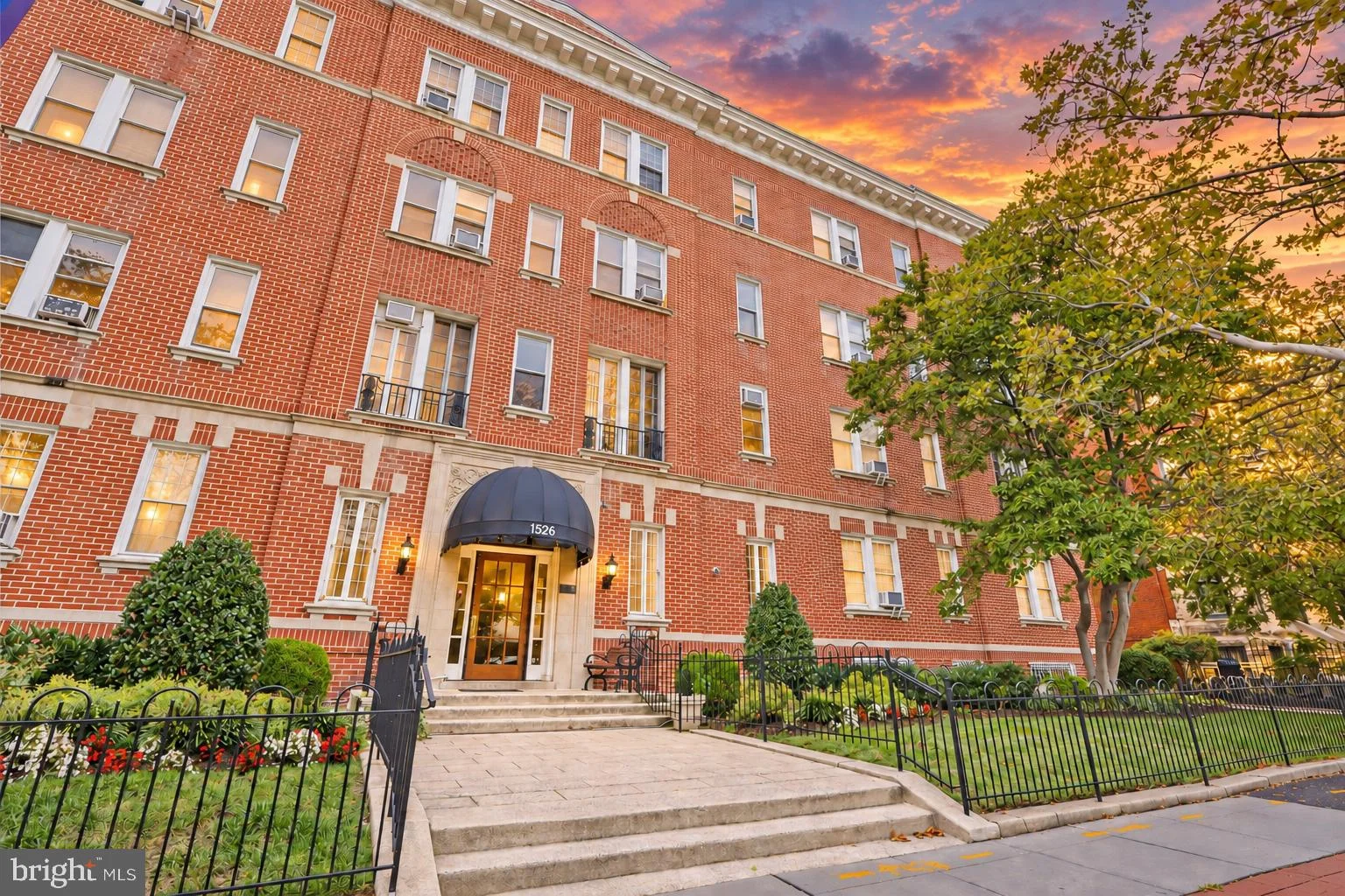 1526 17th Street NW Unit 215, Washington, DC 20036
