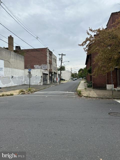 832 S 4TH STREET
