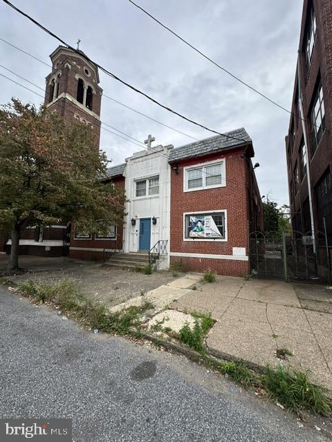 832 S 4TH STREET