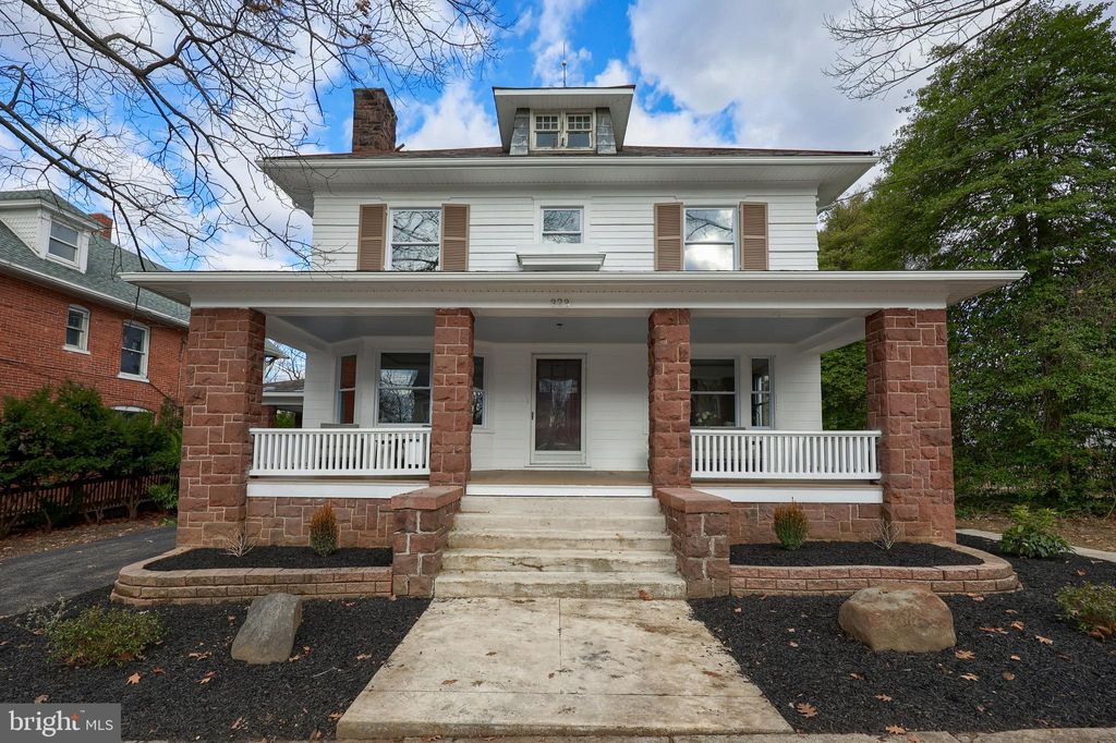 Photo of 323 W Main Street, EPHRATA, PA 17522 (MLS # PALA2072412)