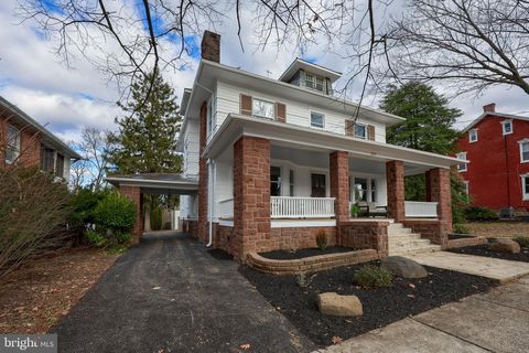 Photo of 323 W Main Street, EPHRATA, PA 17522 (MLS # PALA2072412)
