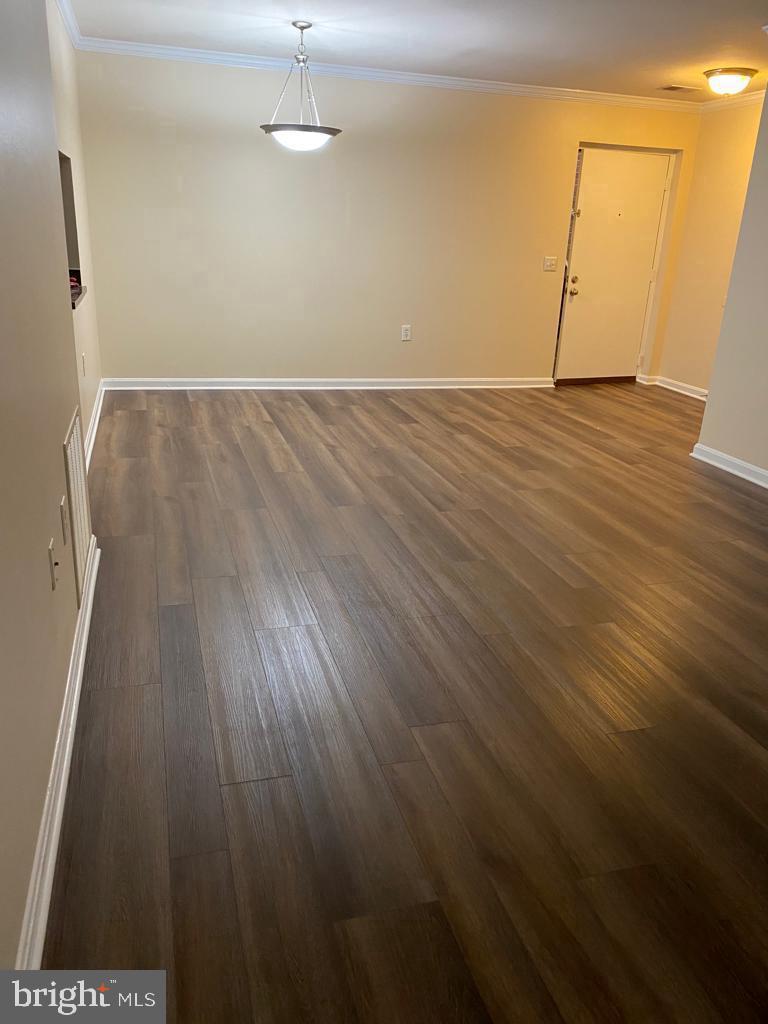 FLOWER OAK CONDOMINIUMS - Residential Lease