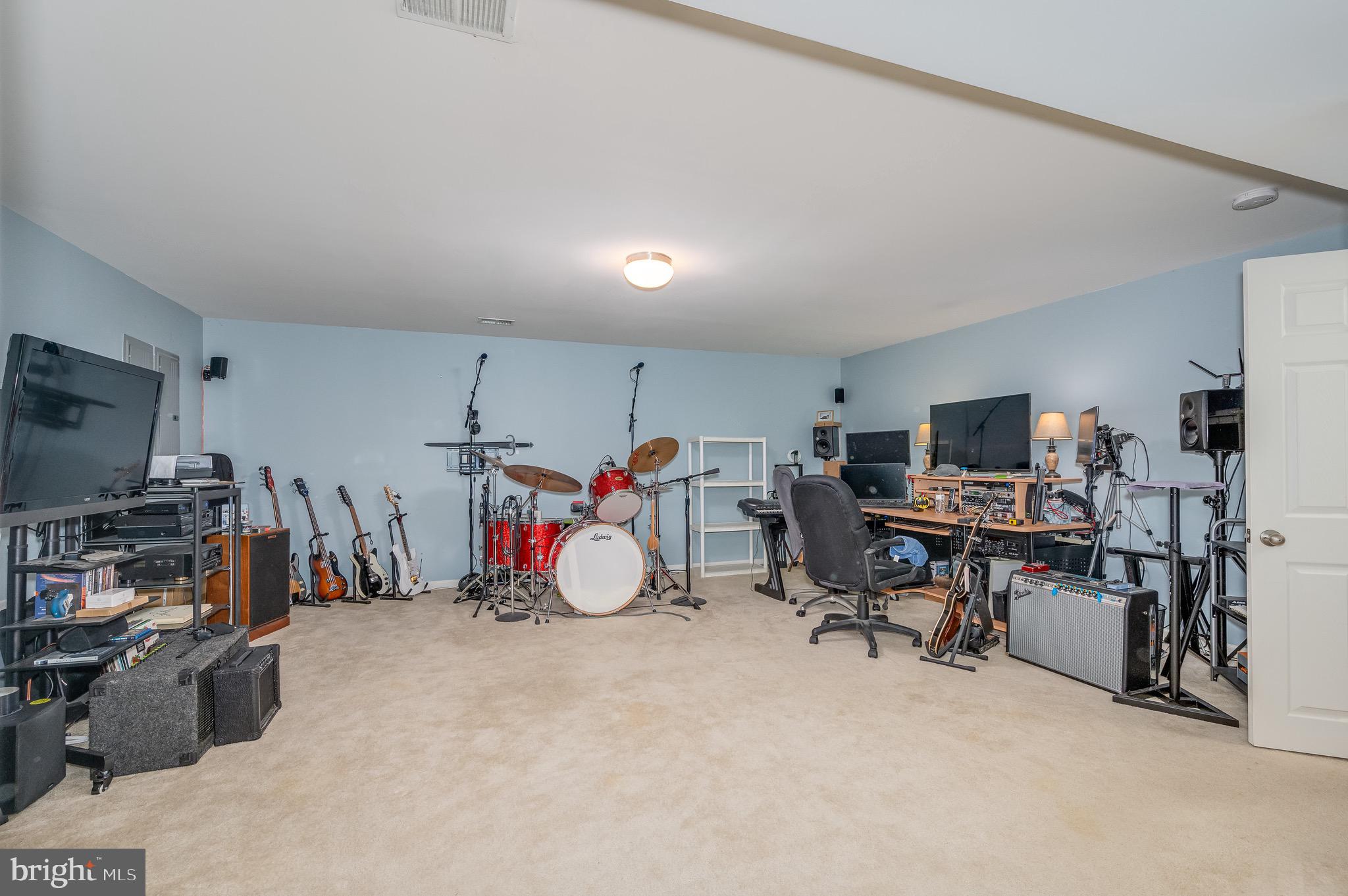 BROOKFIELD ON THE POTOMAC - Residential