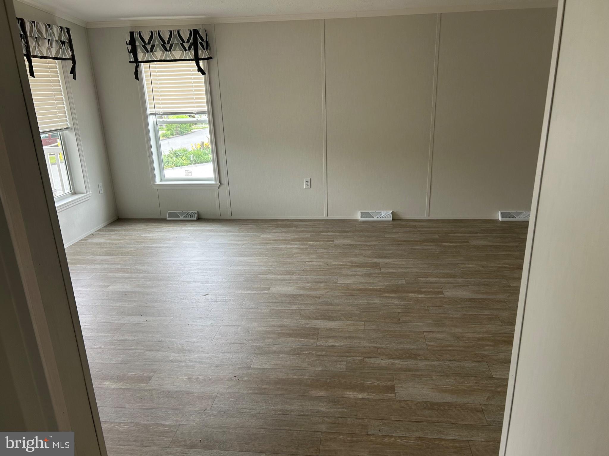 CRESTVIEW ACRES MHP - Residential