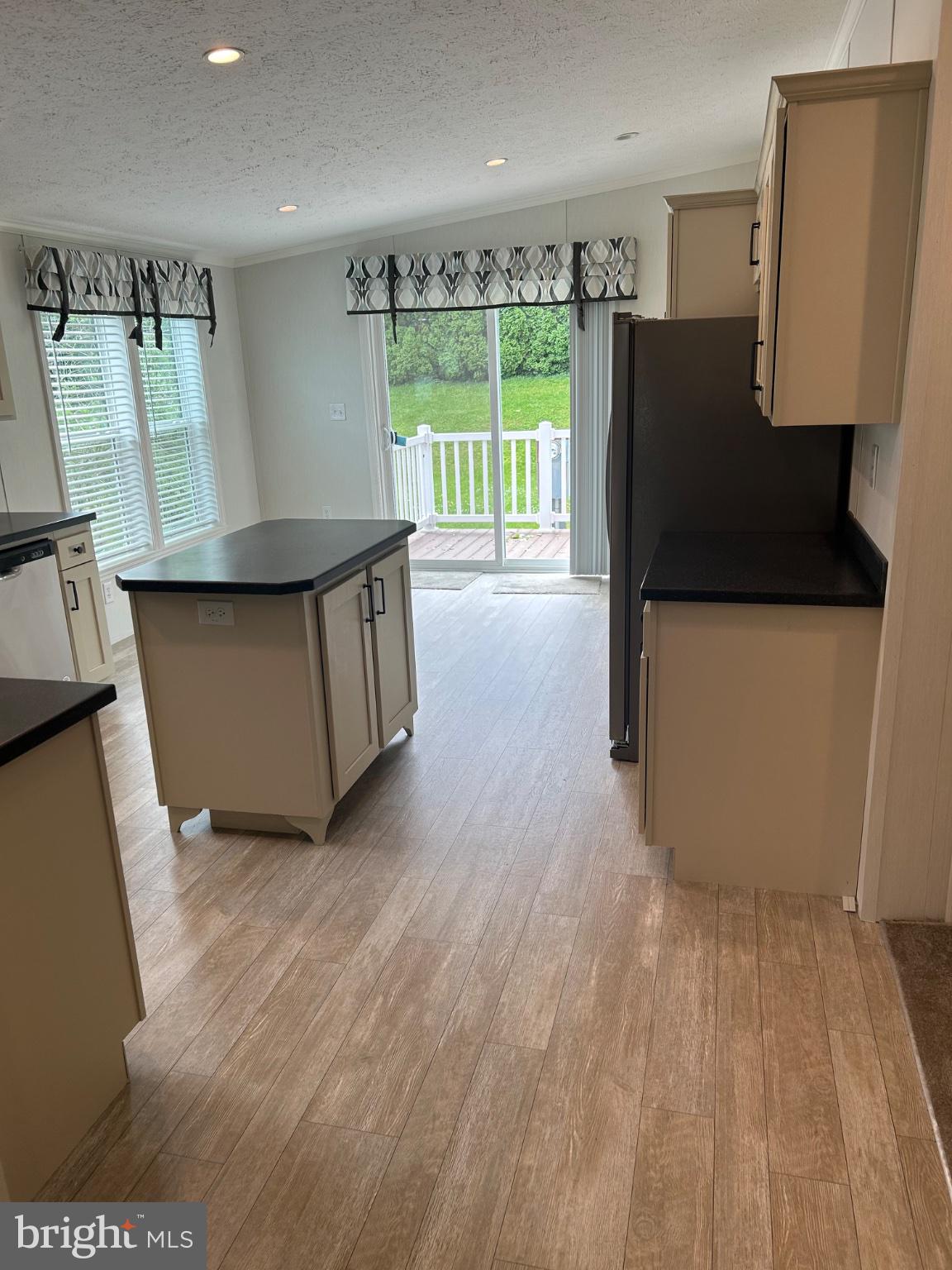 CRESTVIEW ACRES MHP - Residential