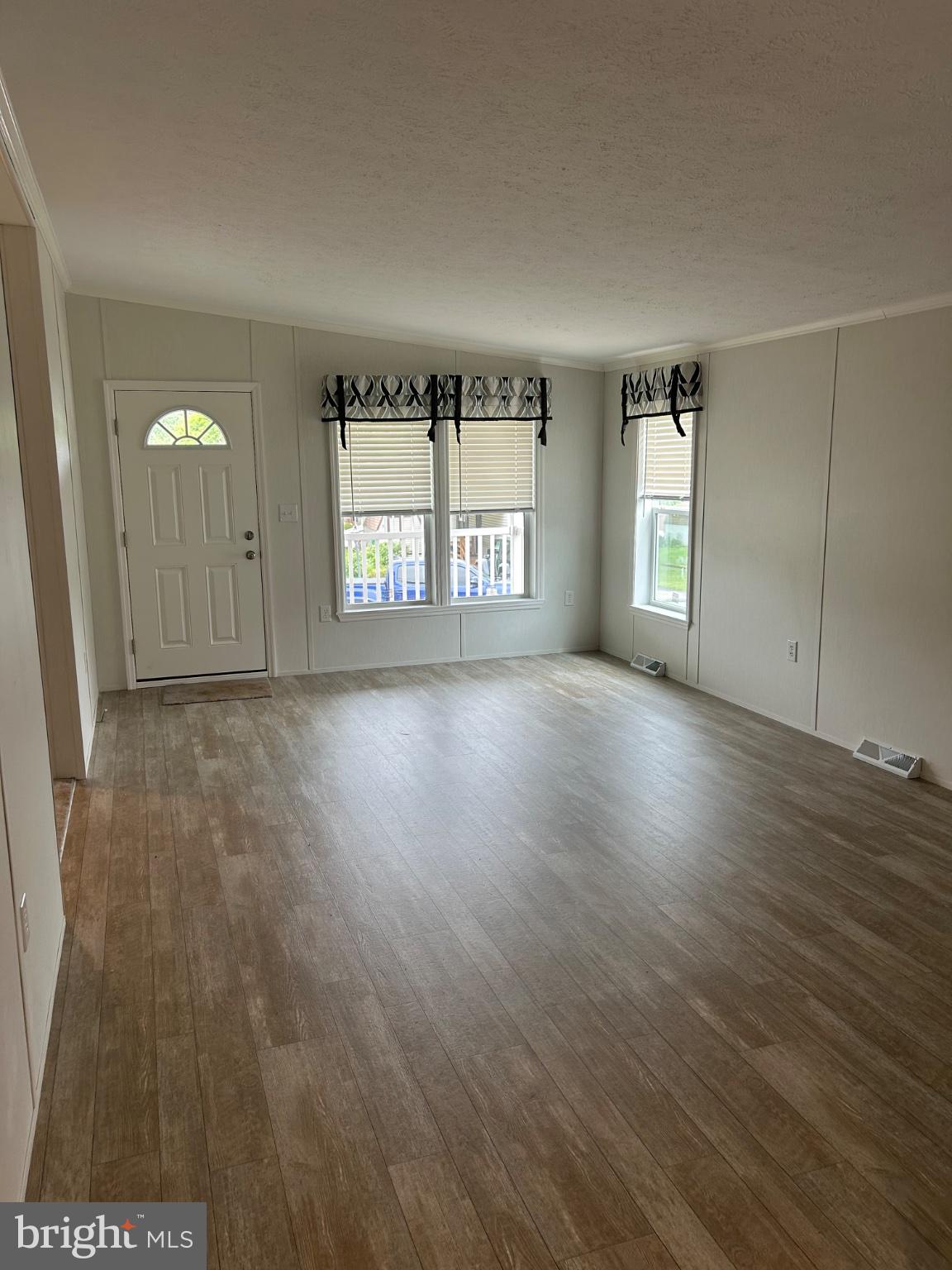 CRESTVIEW ACRES MHP - Residential