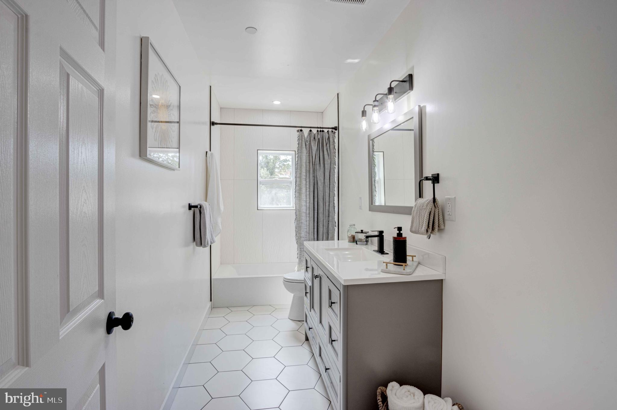 MOUNT HOLLY - Residential