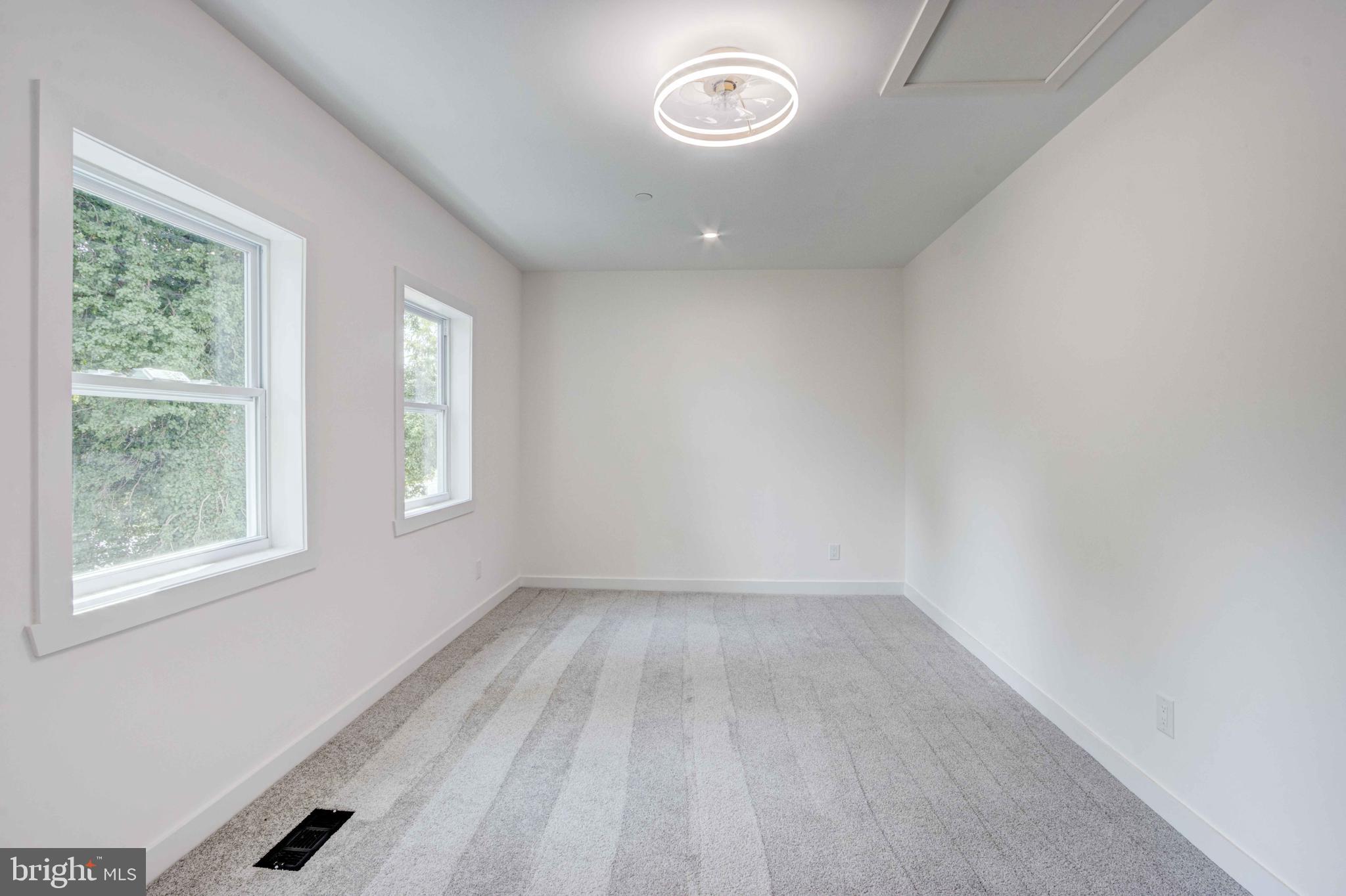 MOUNT HOLLY - Residential