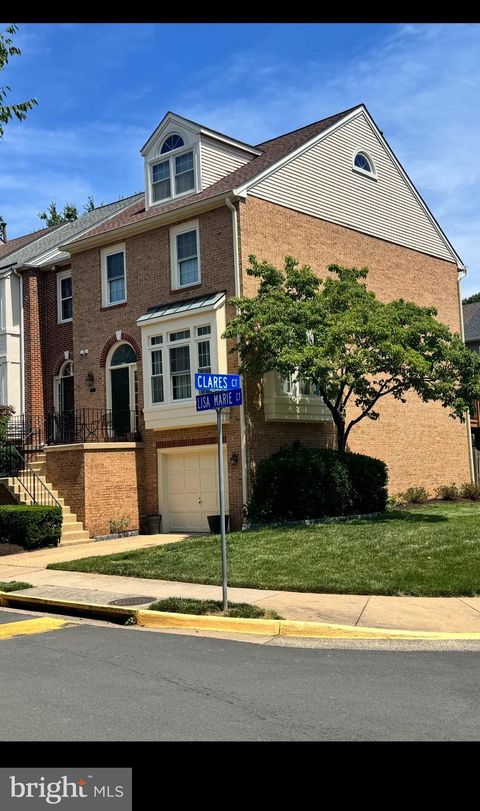Townhouse For Sale - 12000 Lisa Marie Court<br/> FAIRFAX, VA 22033