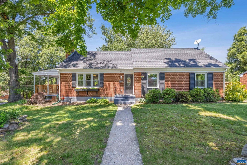 Photo of 1317 Ridge Cir, WAYNESBORO, VA 22980 (MLS # 678120)