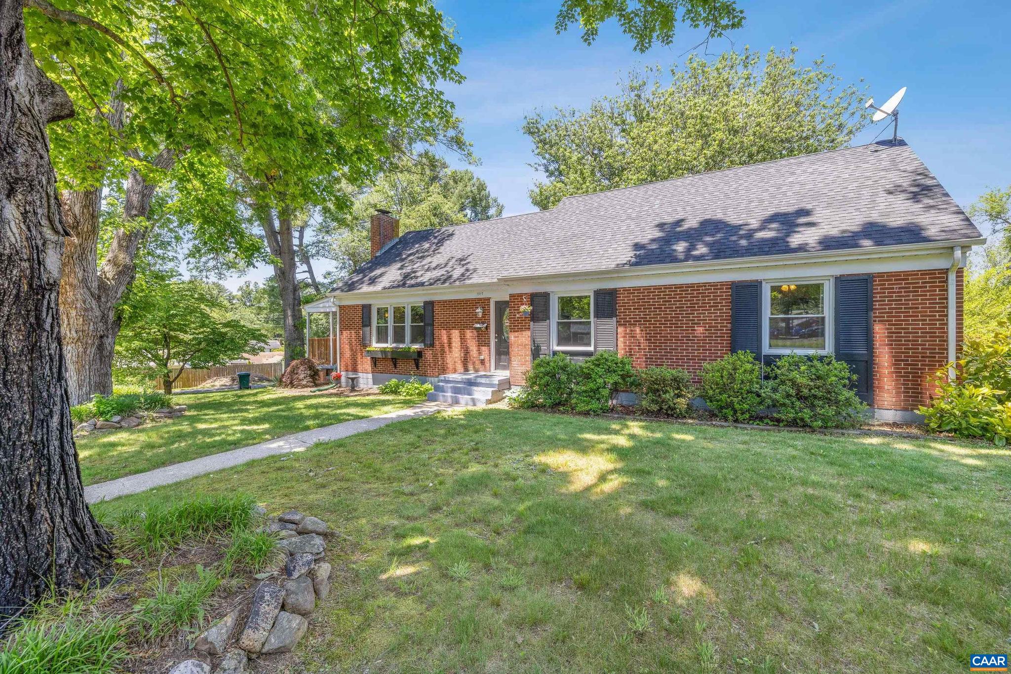 1317 RIDGE CIR