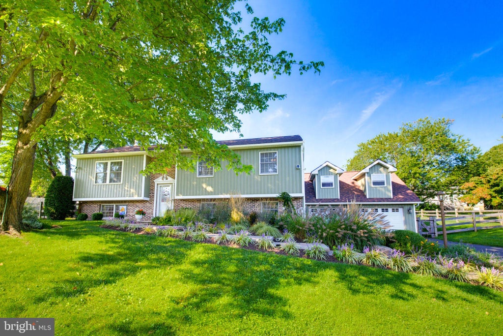Photo of 8 Cliffwood Dr, QUARRYVILLE, PA 17566 (MLS # PALA2095198)