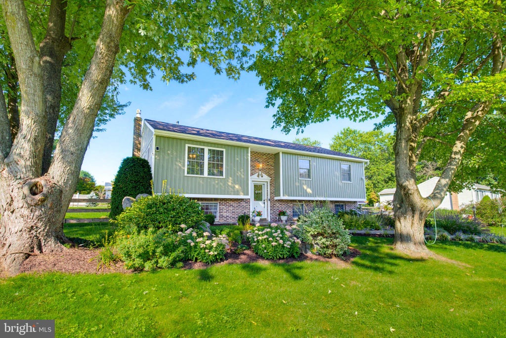 Photo of 8 Cliffwood Dr, QUARRYVILLE, PA 17566 (MLS # PALA2095198)