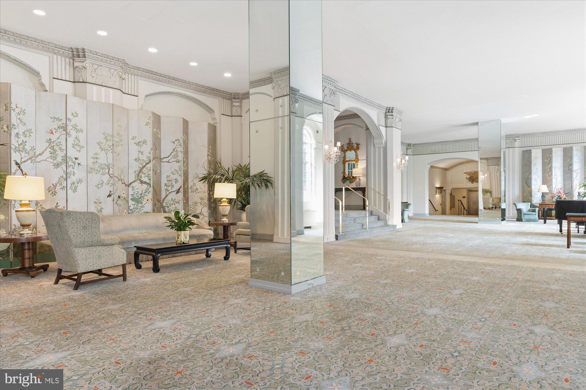 4000 CATHEDRAL AVENUE NW 18-19B