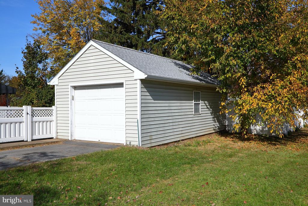 Photo of 2009 Hemlock Road, Lancaster, PA 17603 (MLS # PALA2059498)