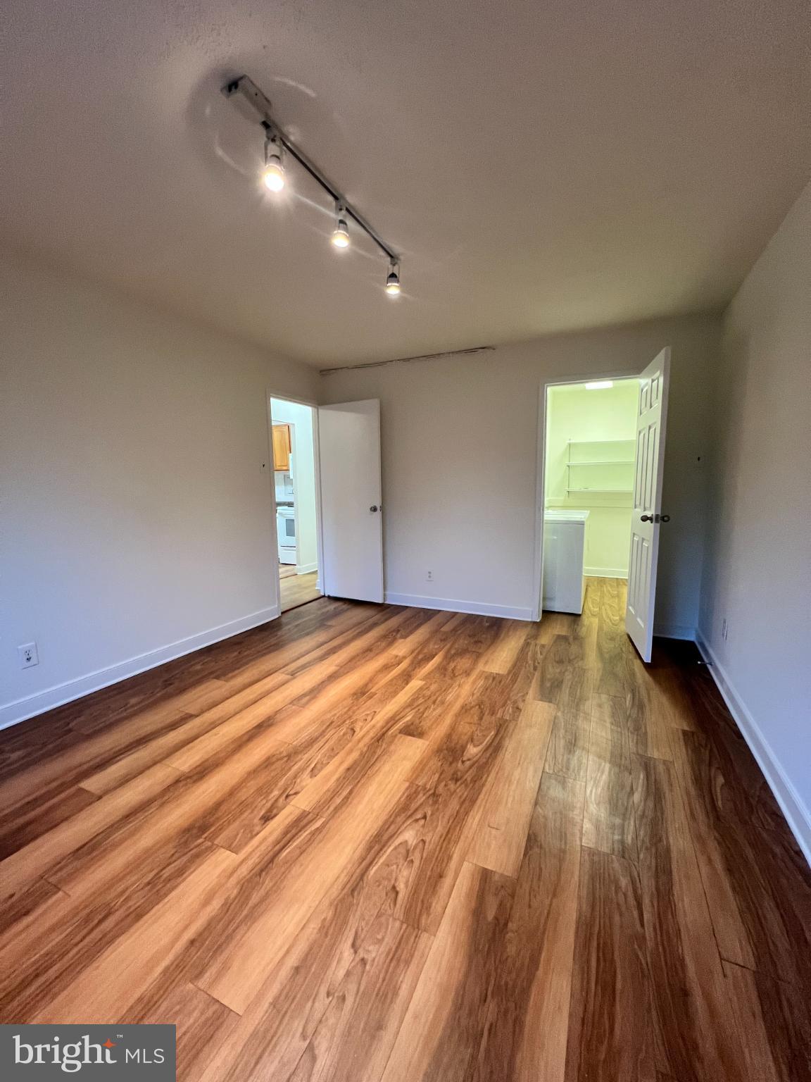 ALEXANDRIA OVERLOOK - Residential Lease