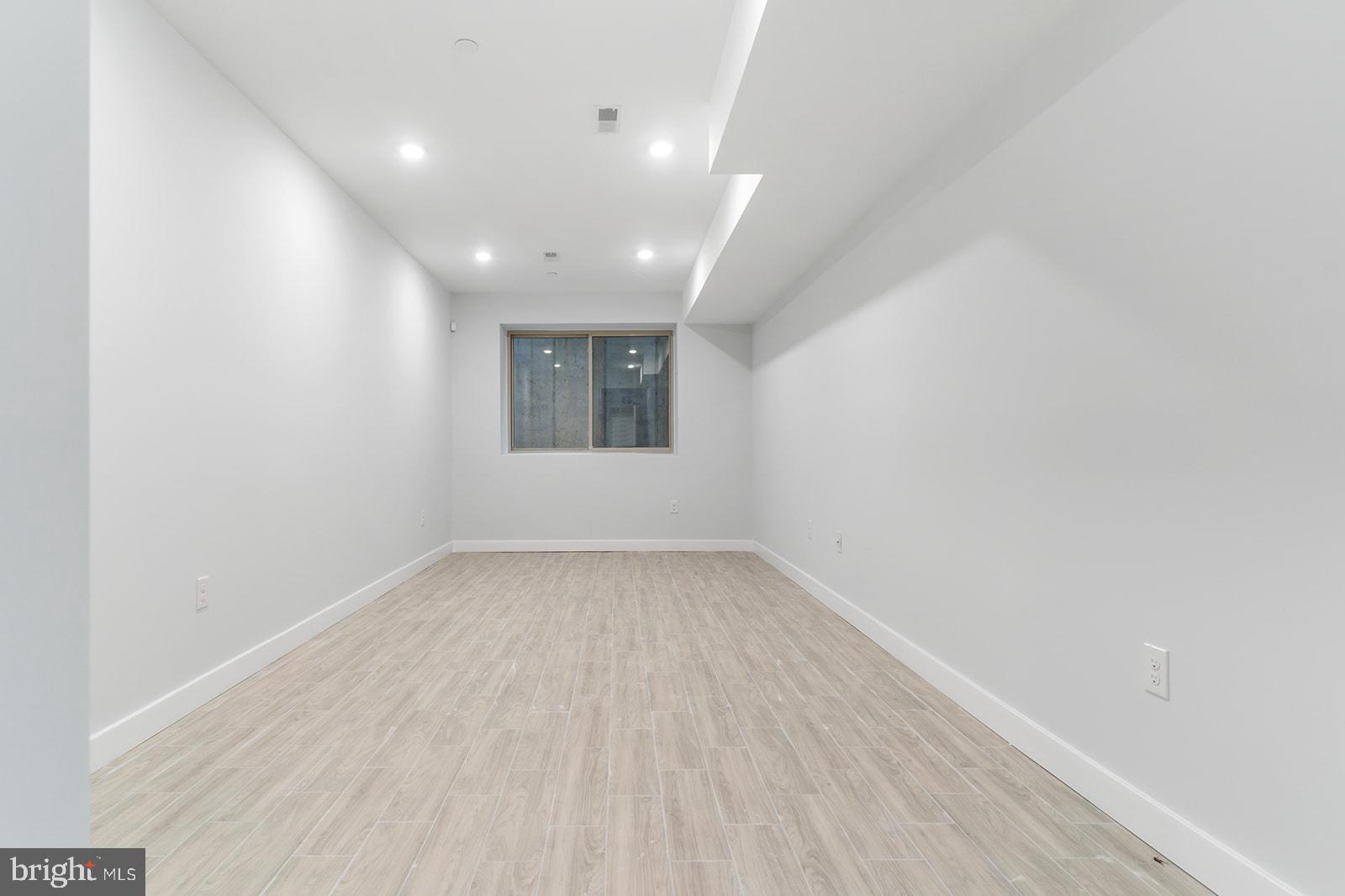 NORRIS SQUARE - Residential Income