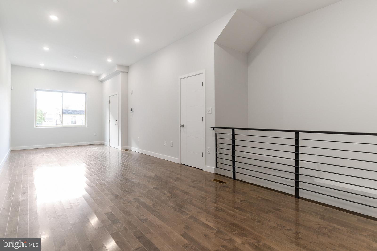 NORRIS SQUARE - Residential Income