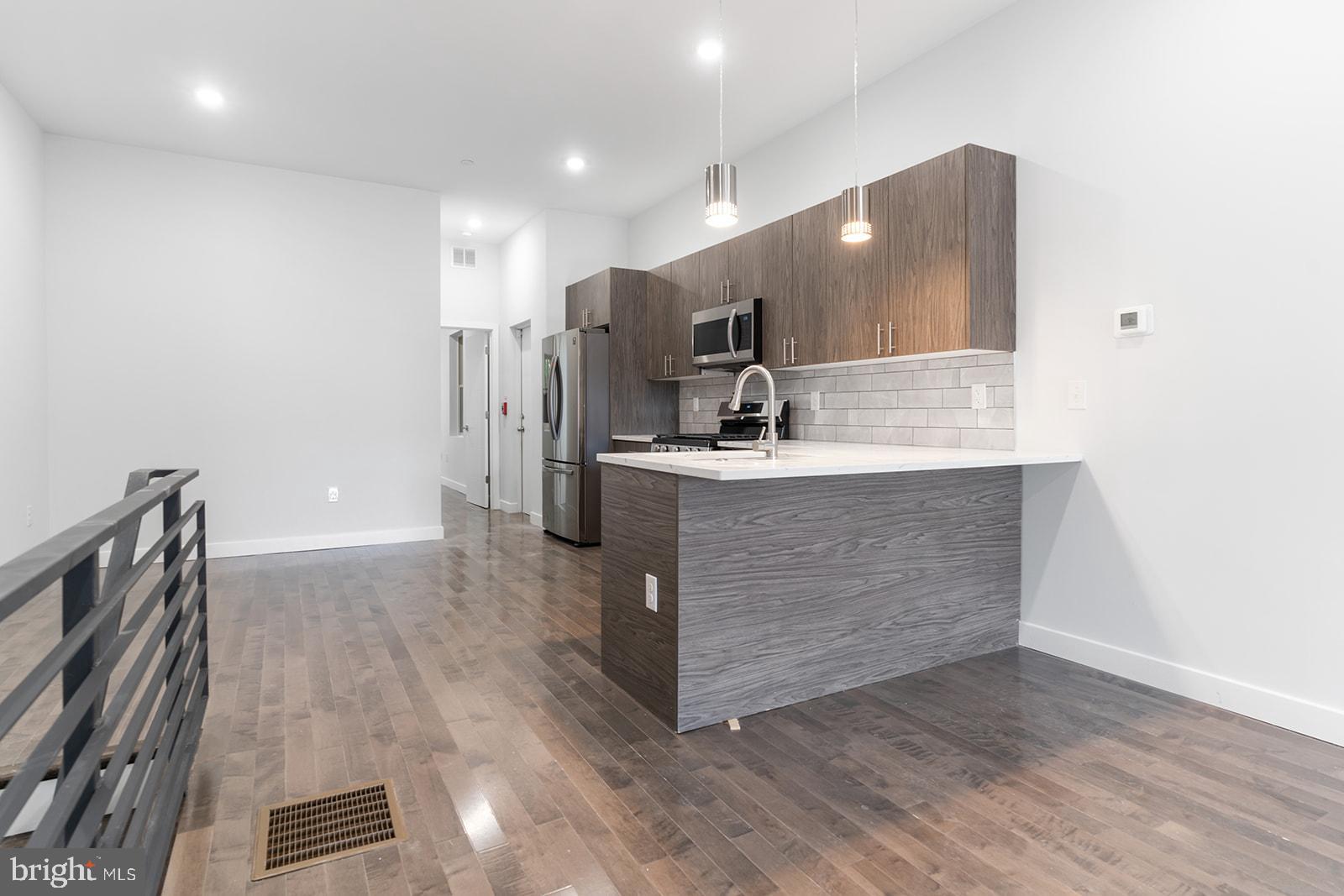 NORRIS SQUARE - Residential Income