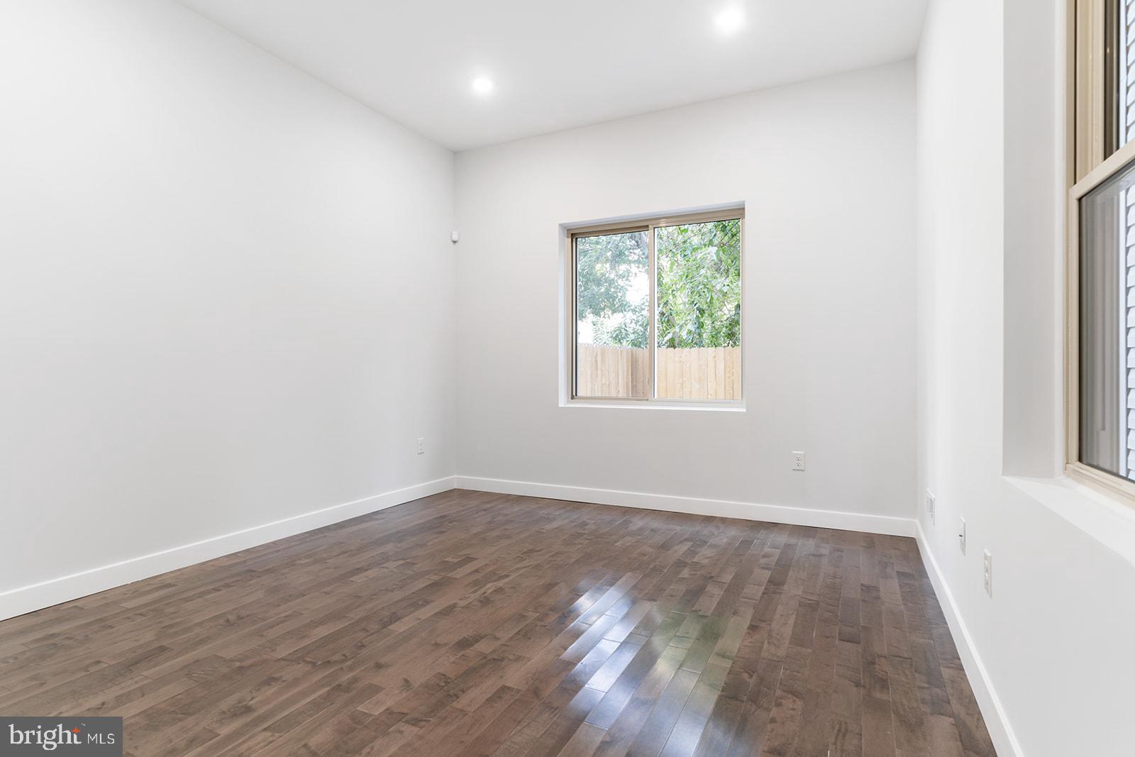 NORRIS SQUARE - Residential Income