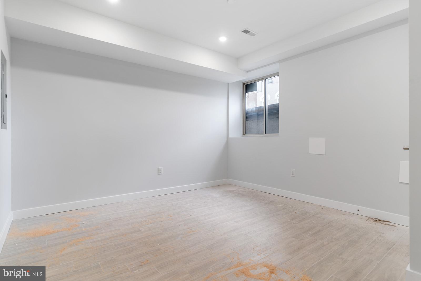 NORRIS SQUARE - Residential Income