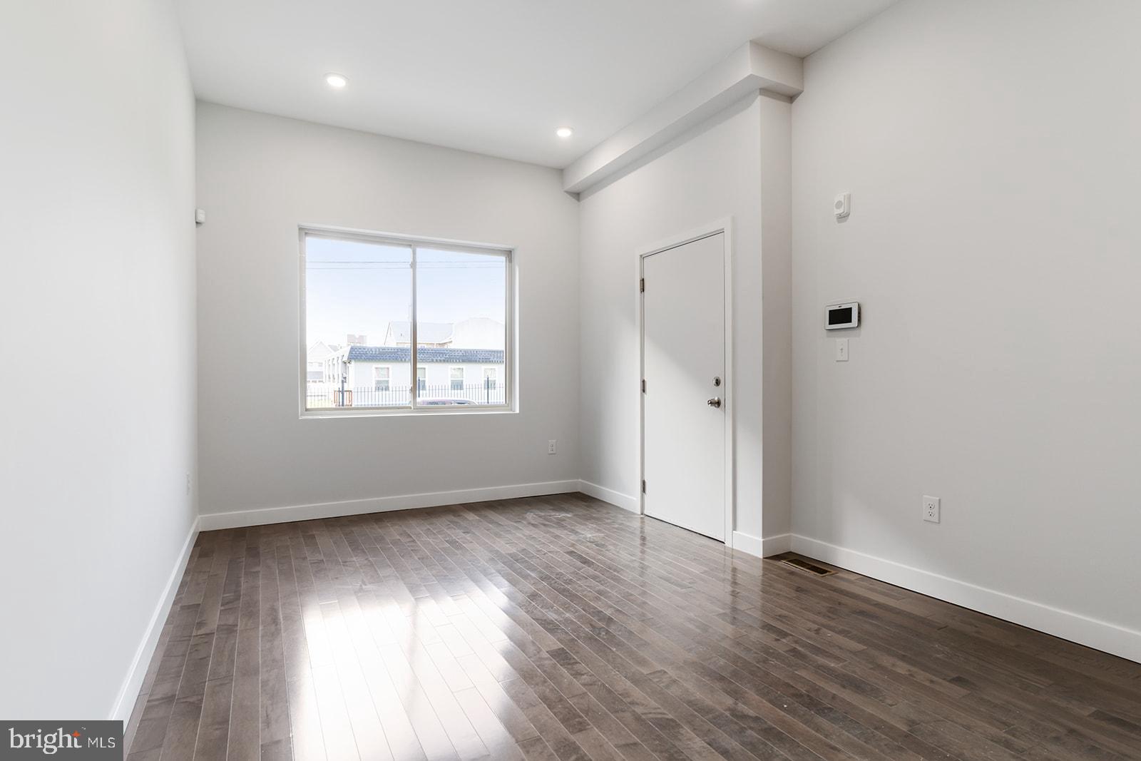 NORRIS SQUARE - Residential Income