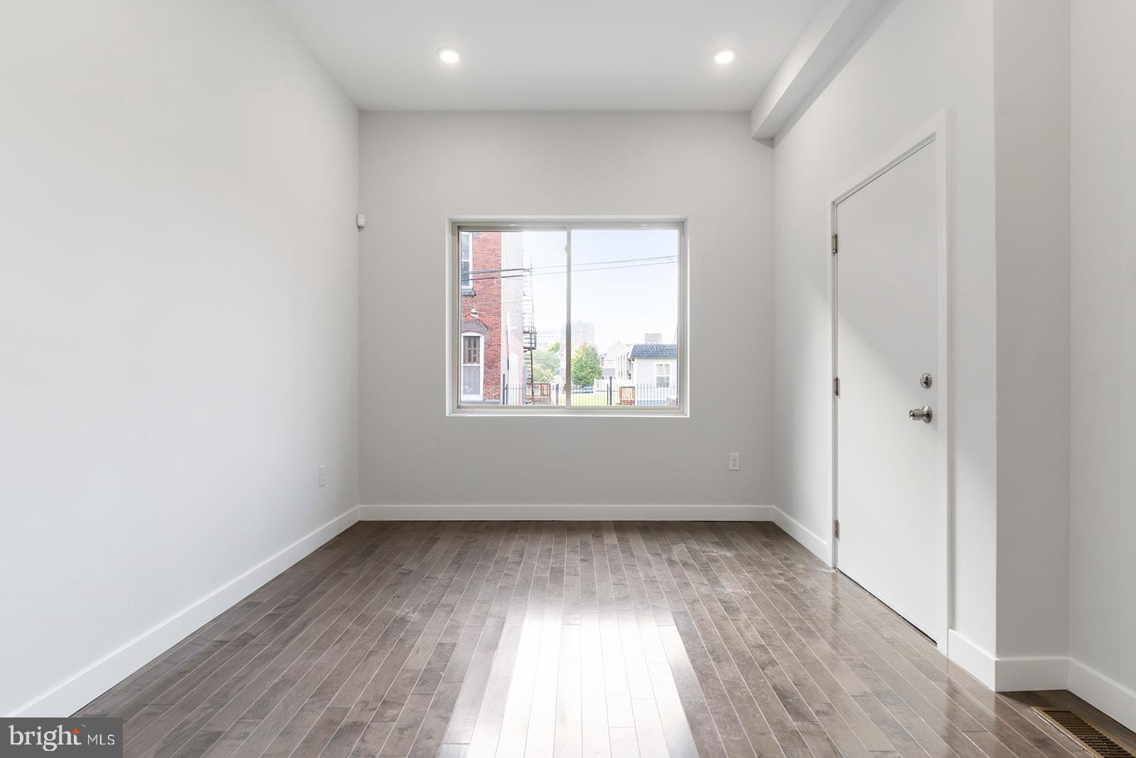 NORRIS SQUARE - Residential Income