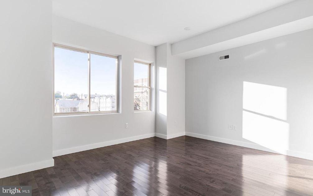 NORRIS SQUARE - Residential Income