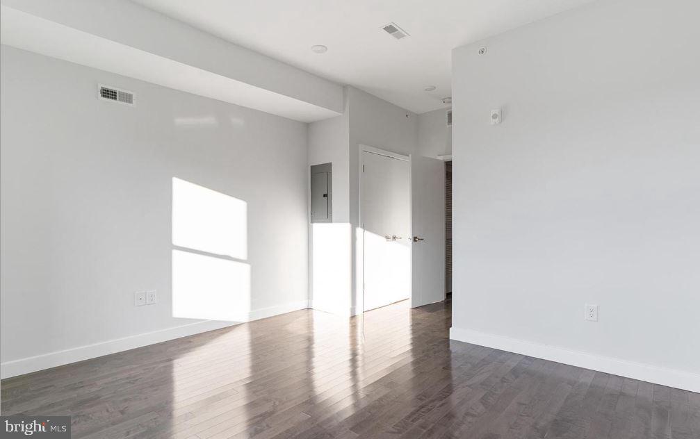 NORRIS SQUARE - Residential Income