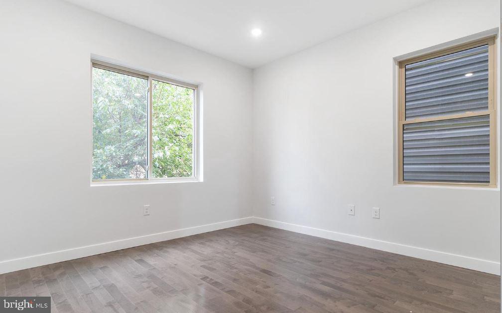 NORRIS SQUARE - Residential Income