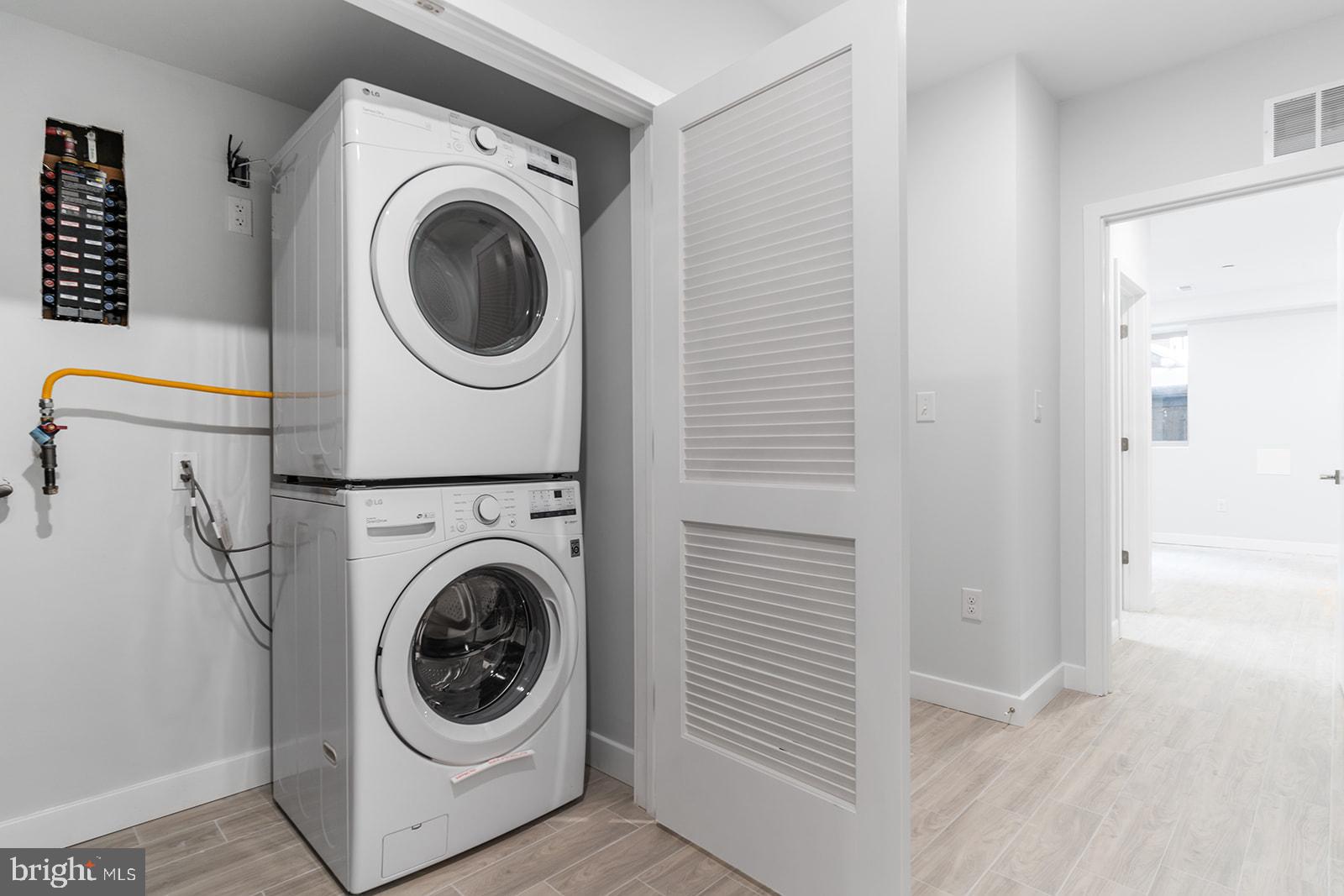 NORRIS SQUARE - Residential Income