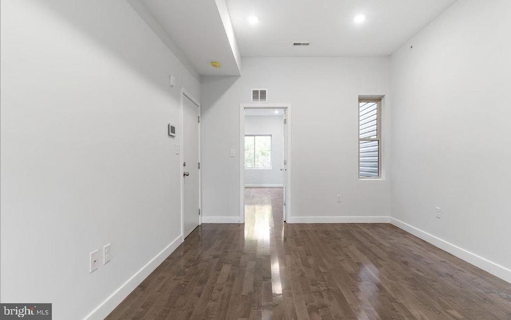 NORRIS SQUARE - Residential Income