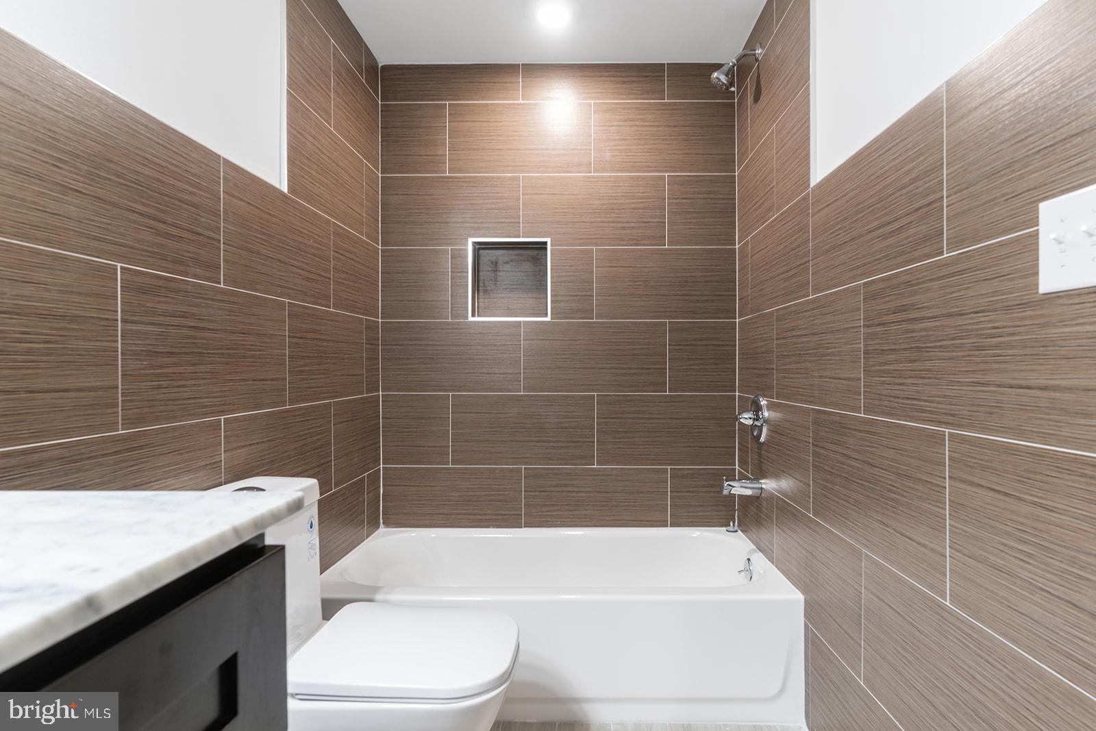 NORRIS SQUARE - Residential Income