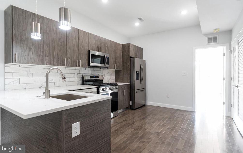 NORRIS SQUARE - Residential Income