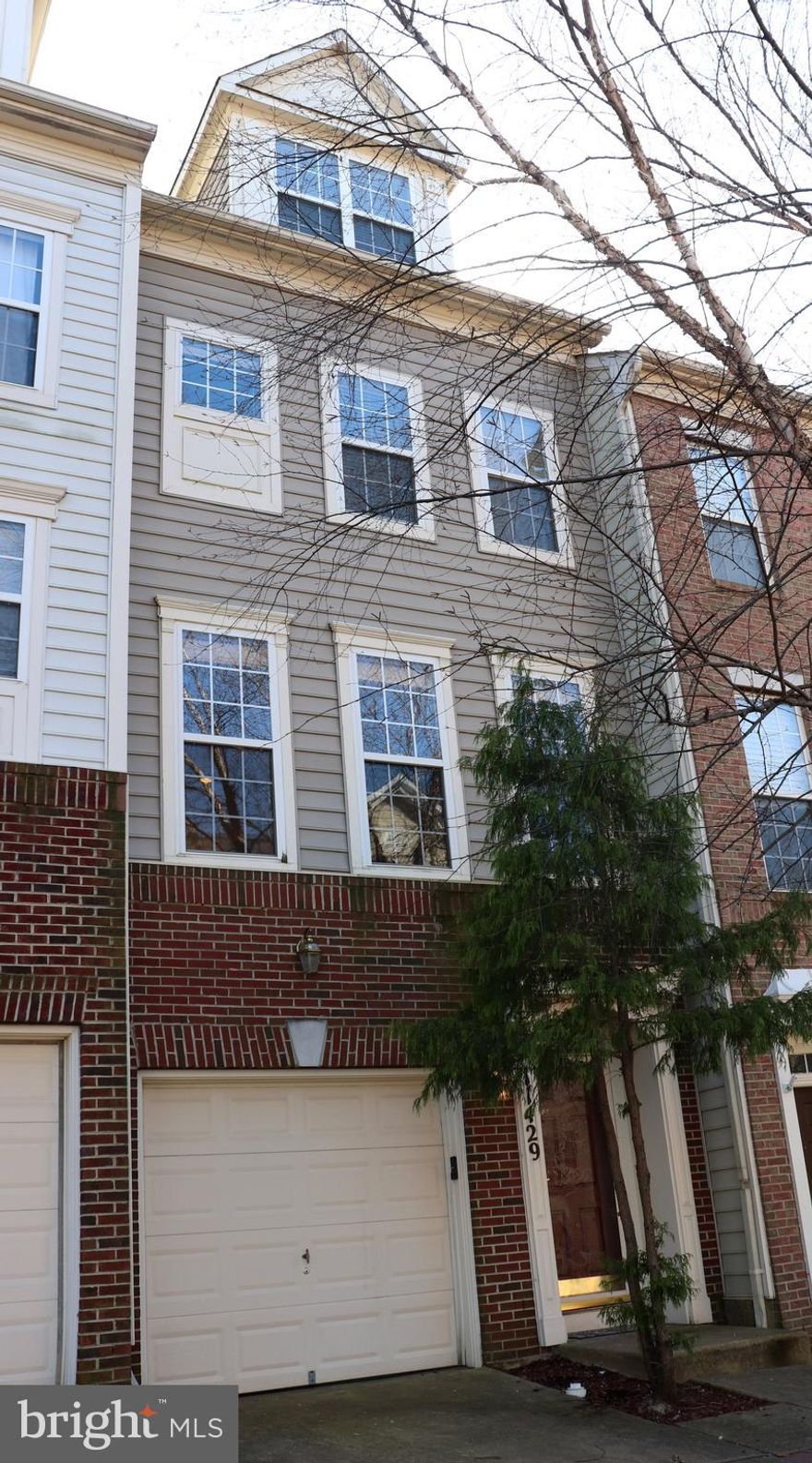 Great location. Move in ready 4LVL townhome with lots of natural lights and welcoming space.   Easy access to RT66,  Minutes to Fair Oaks Mall & Wegman, Walmart &  major retailers.  New paint  on all 4 lvl's, new carpet on bedrooms, stairways, hardwood floor on 1st & 2nd lvl, new stainless stove & dish washer.  New Granite counter top.  Water heater 2 yrs, HVAC replace 2018 yrs.