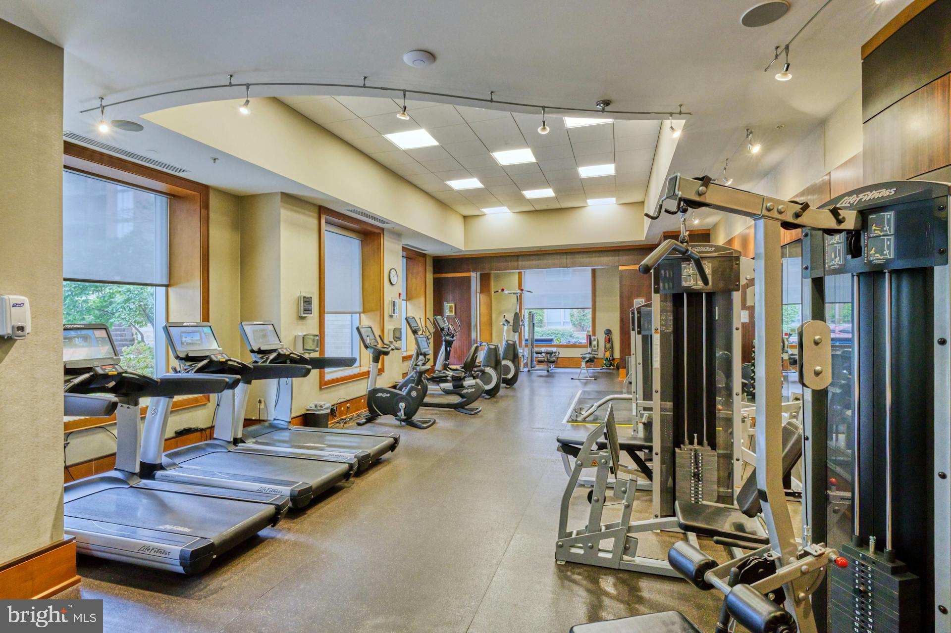 MIDTOWN AT RESTON TOWN CENTER - Residential